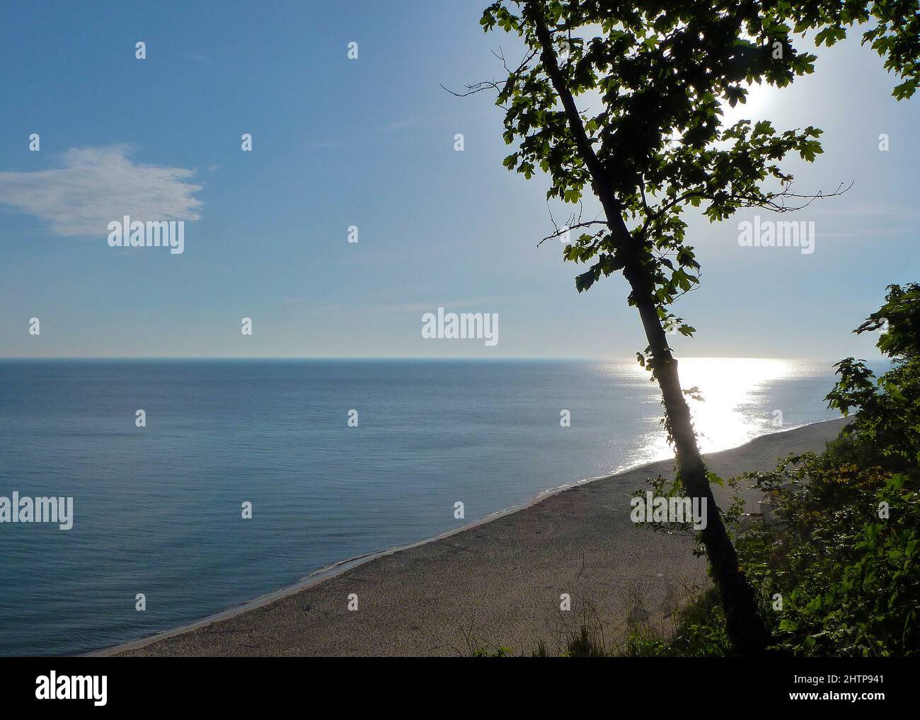 Die Küste im beliebten Badeort Jastrzębia Góra, im Norden Polens Stockfoto