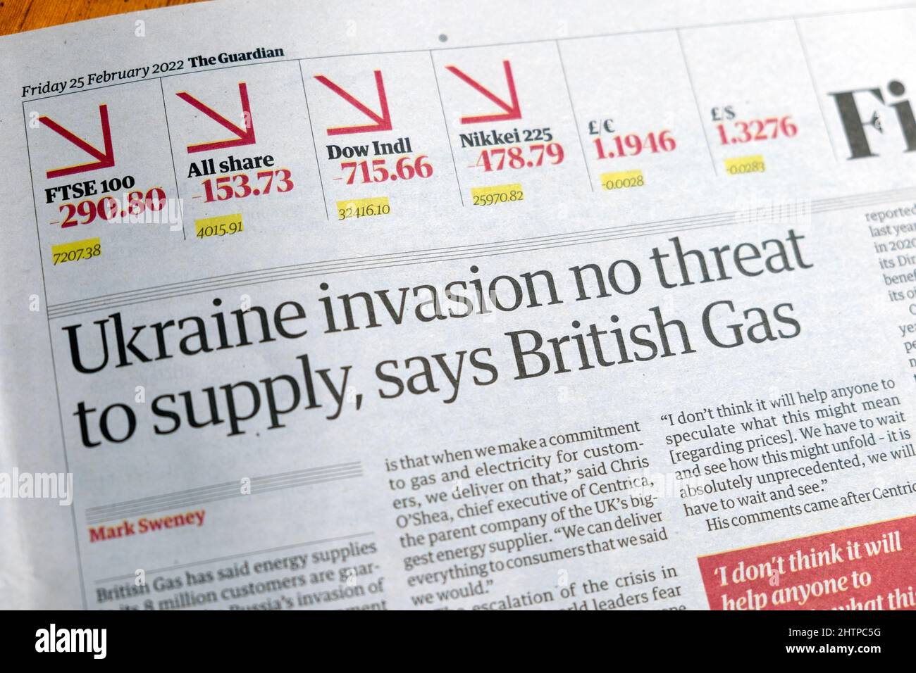 „Die Invasion der Ukraine ist keine Bedrohung für die Versorgung“, titelt die Zeitung „British Gas“ in der Zeitung „Guardian“, die Ukraine-Kriseninvasion 25. Februar 2022 London, Großbritannien Stockfoto