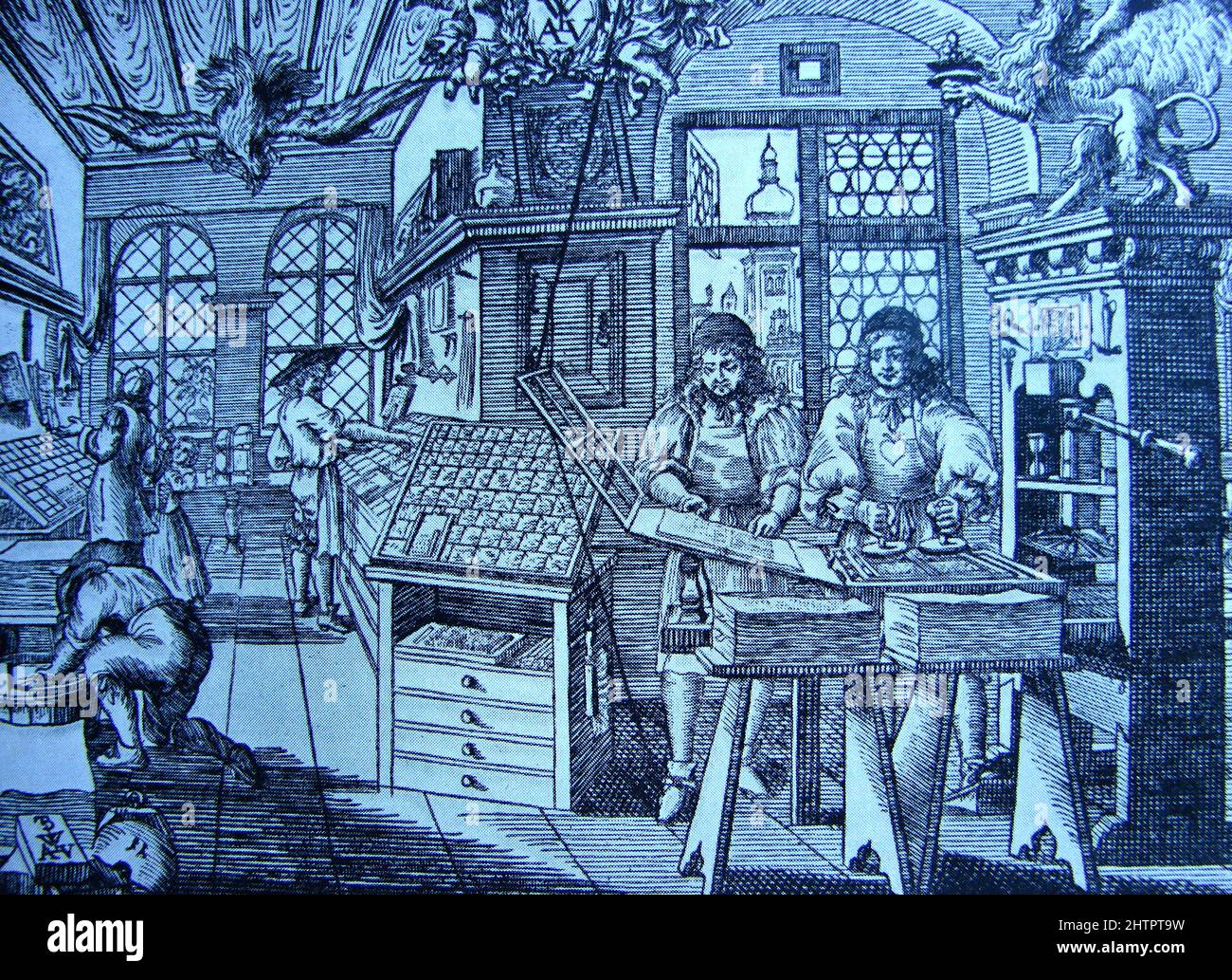 Ein mittelalterlicher Druck, der europäische Drucker mit Blockdruckverfahren zeigt. Der Holzschnitt wurde in Europa bis Mitte des 15.. Jahrhunderts verwendet. Danach baute Johannes Gutenberg die erste praktische Druckmaschine und war Vorreiter bei der Massenproduktion beweglicher Druckmaschinen (eingeführt von William Caxton nach England). Stockfoto