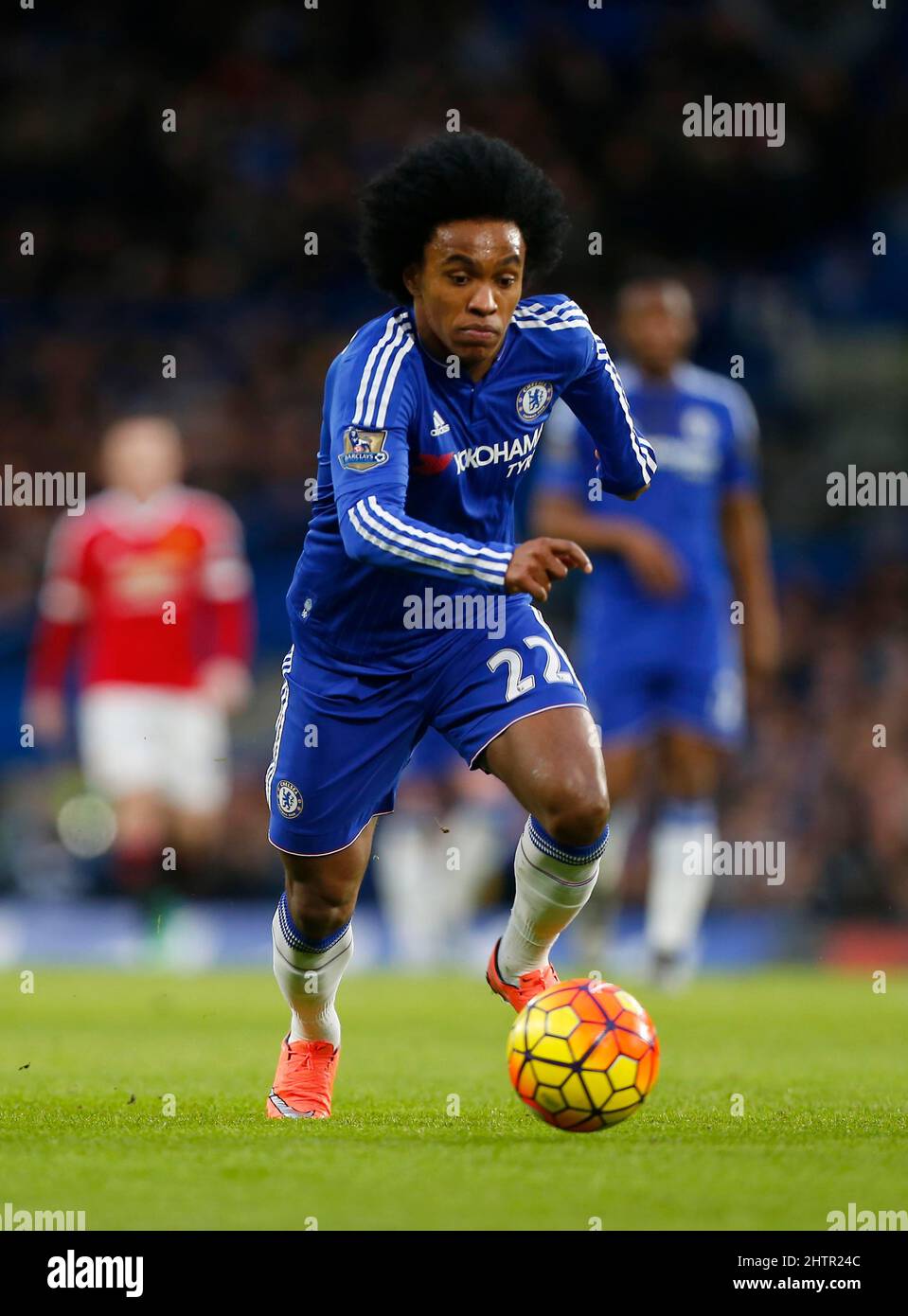 Willian of Chelsea wird während des FA-Cup-Spiels zwischen Chelsea und Manchester United auf der Stamford Bridge in London ersetzt. 13. März 2017. *** NUR REDAKTIONELLE VERWENDUNG *** Bilder der FA Premier League und Football League unterliegen der DataCo-Lizenz, siehe www.football-dataco.com James Boardman / Teleaufnahmen +44 7967 642437 Stockfoto