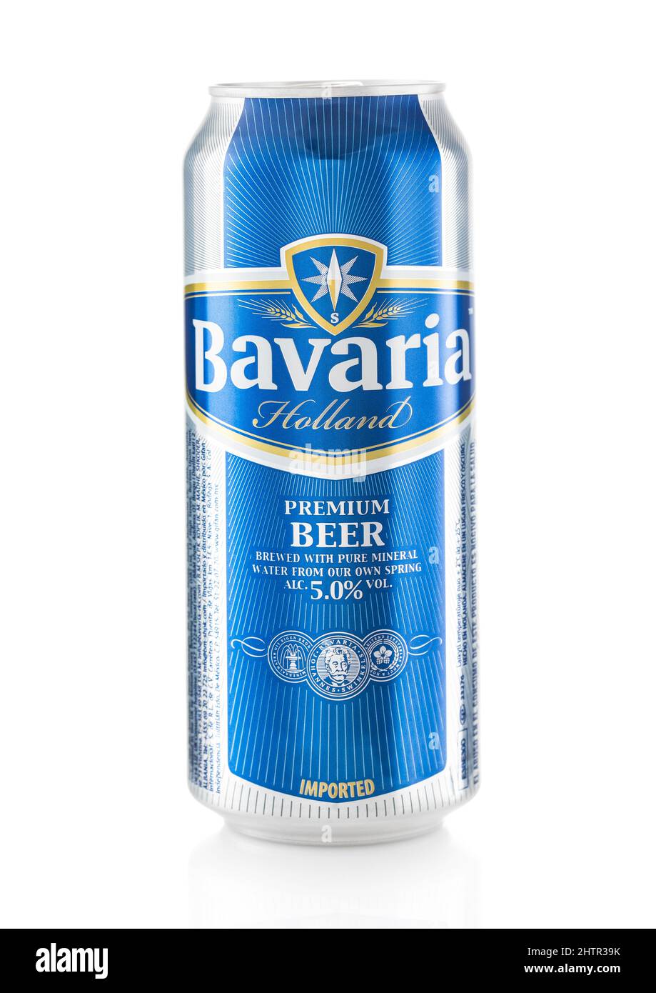 LONDON, UK - FEBRUAR 10,2022: Bavaria Premium Bier aus holland auf weißem  Hintergrund Stockfotografie - Alamy