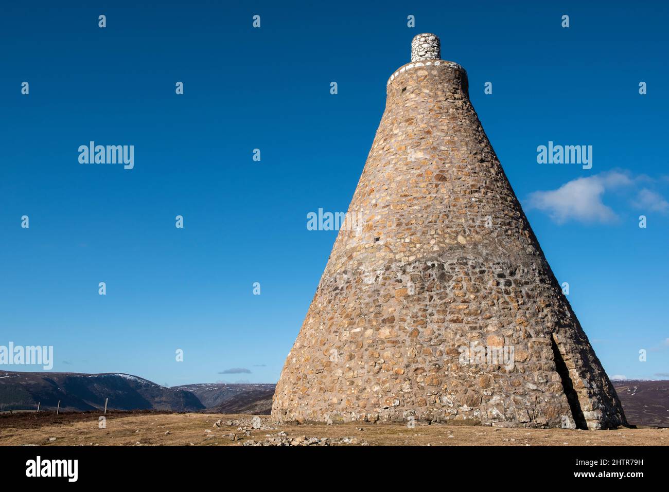 Das Maule Monument auf dem Hügel von Rowan, Glen Esk, Angus, Schottland. Stockfoto