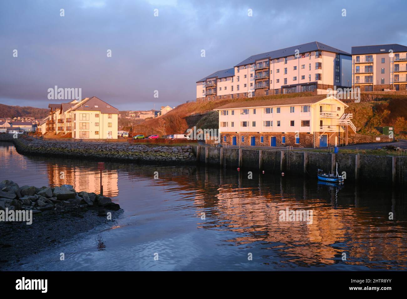 Moderne Apartments am Wasser in Aberystwyth, Wales Stockfoto