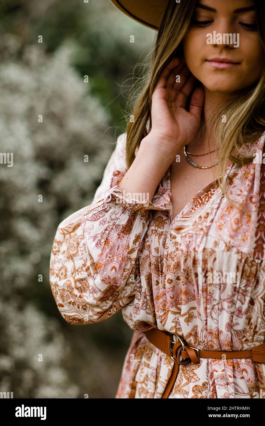 Detaillierung von Kleid Ärmel auf Modell in San Diego Stockfoto