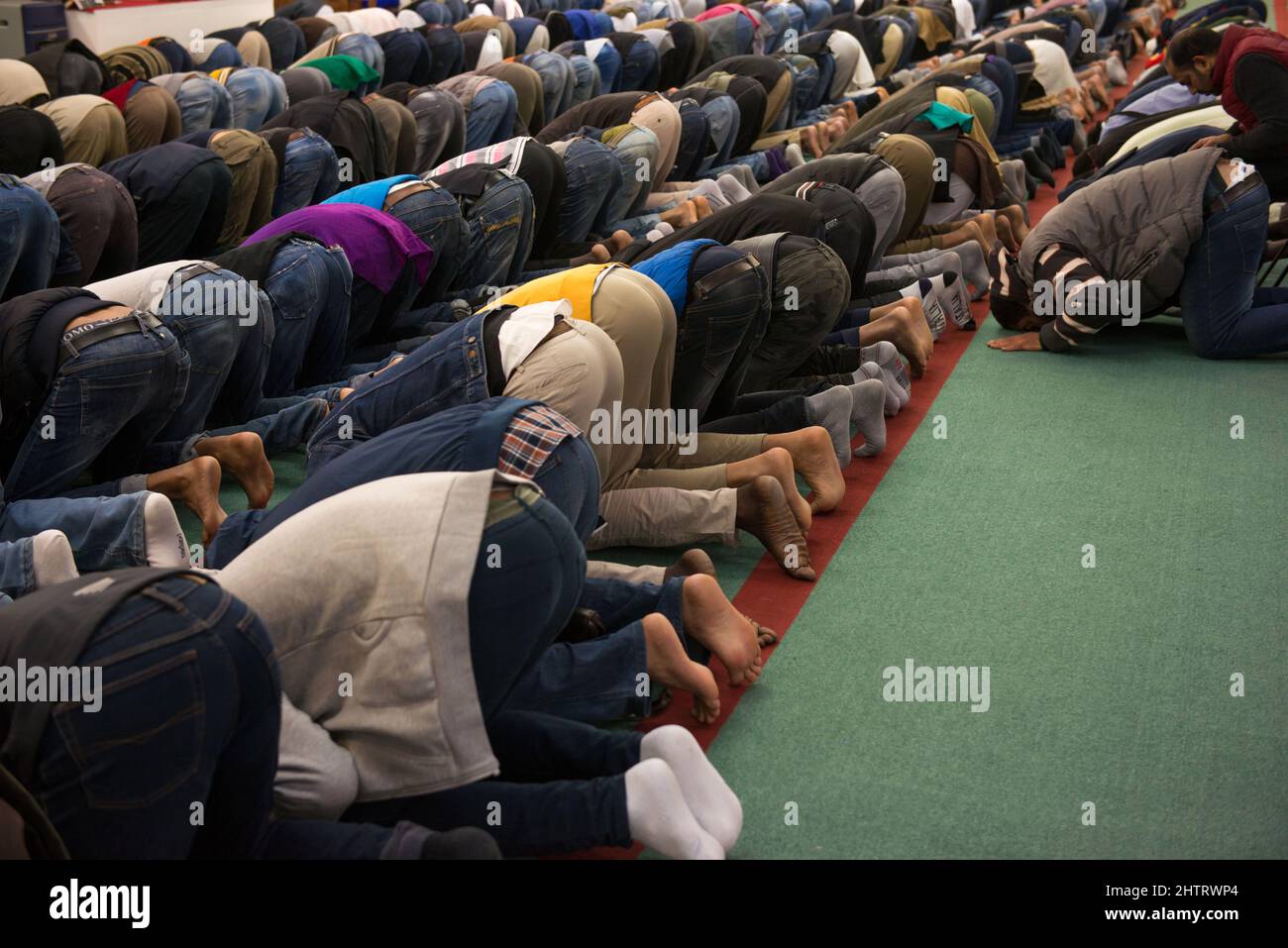 Rom, Italien 25/03/2016: Freitag beten im Torpignattara Moslems Center. ©Andrea Sabbadini Stockfoto