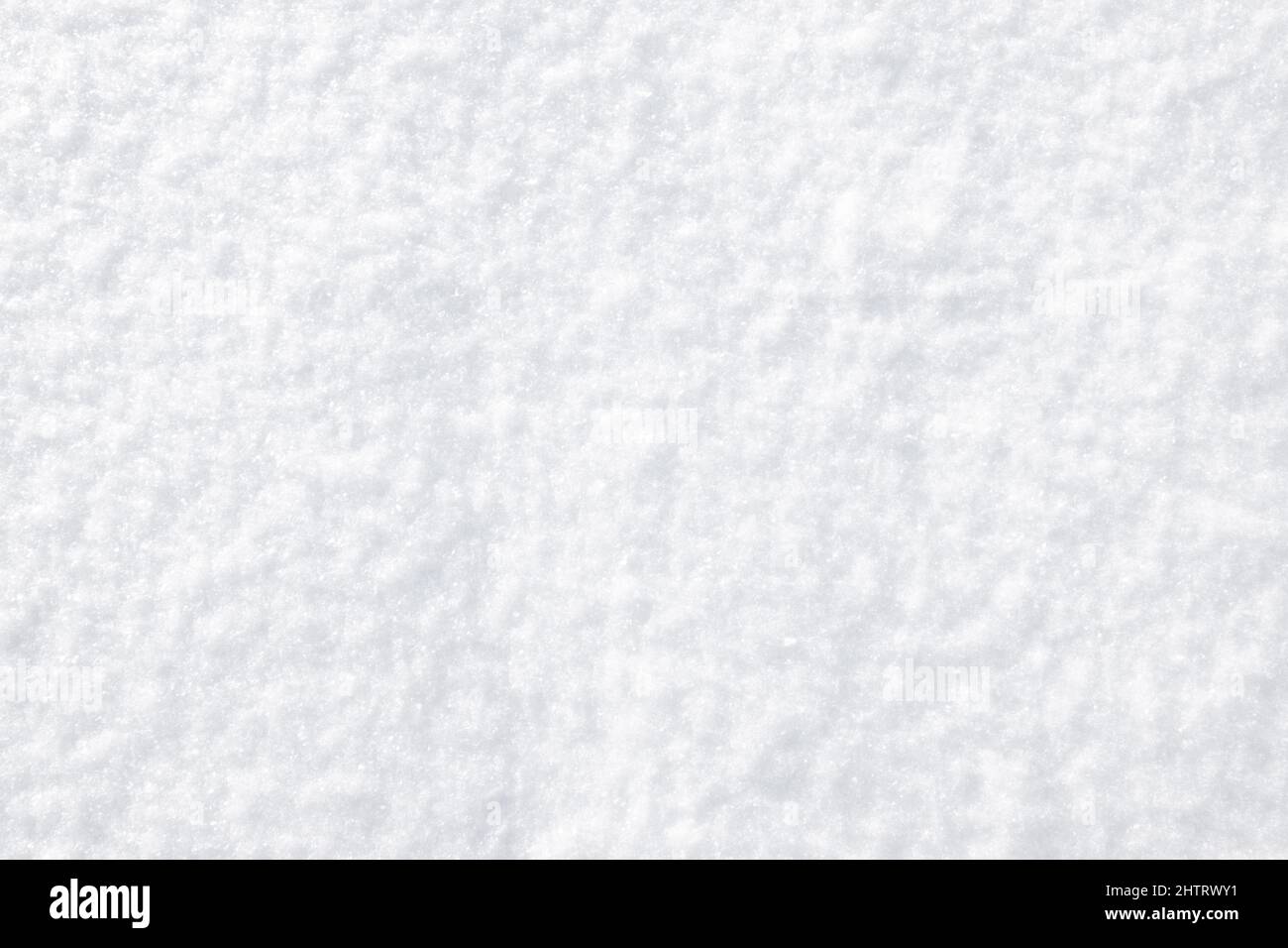 Weißer Hintergrund mit frischem Schnee. Vollformat. Stockfoto