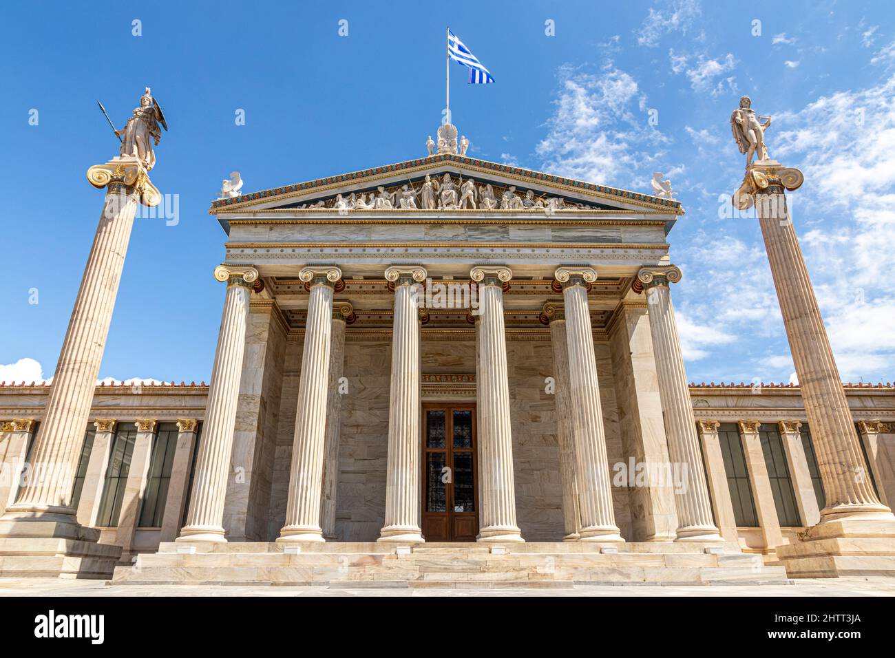 Athen, Griechenland. Hauptfassade der modernen Akademie von Athen, Griechenlands nationale Akademie und höchste Forschungseinrichtung im Land Stockfoto