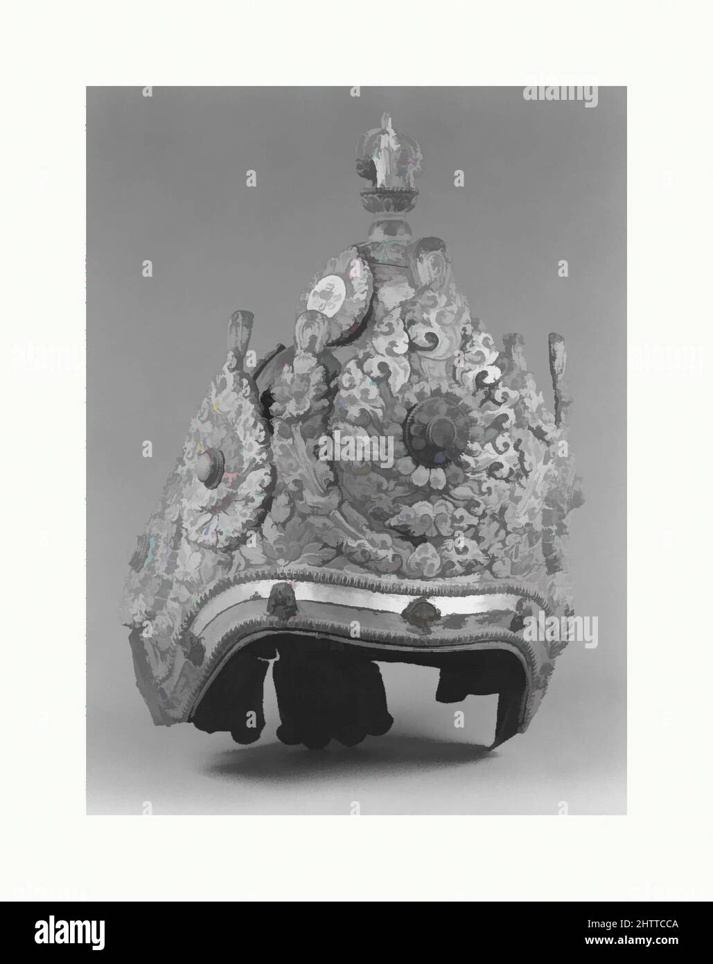 Kunst inspiriert von Ritual Crown, datiert 1717, Nepal (Kathmandu Valley), gilt Kupferlegierung, mit Halbedelsteinen inlaid, H. 12 Zoll (30,5 cm); B: 7 1/2 Zoll (19,1 cm); D. 6 3/4 Zoll (17,1 cm), Metallarbeiten, aufwendige Kronen wie dieses Beispiel wurden vom erblichen Vajracarya-Buddhismus getragen, klassische Werke, die von Artotop mit einem Schuss Moderne modernisiert wurden. Formen, Farbe und Wert, auffällige visuelle Wirkung auf Kunst. Emotionen durch Freiheit von Kunstwerken auf zeitgemäße Weise. Eine zeitlose Botschaft, die eine wild kreative neue Richtung verfolgt. Künstler, die sich dem digitalen Medium zuwenden und die Artotop NFT erschaffen Stockfoto