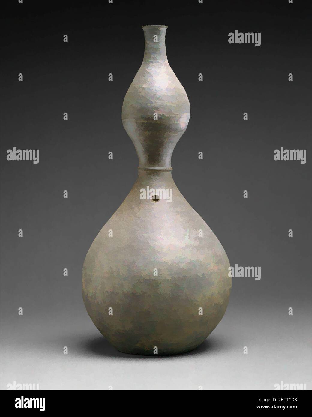 Kunst inspiriert von der Gourd-förmigen Flasche, 표주박 모양 병 고려, Goryeo-Dynastie (918–1392), Anfang des 12.. Jahrhunderts, Korea, Steinzeug mit beiläufiger Ascheglasur, H. 16 3/8 Zoll (41,6 cm), Keramik, Ein anmutiges Beispiel für nicht-Celadon-Steinzeug aus der Goryeo-Zeit, besitzt diese Flasche erfreulich, klassische Werke, die von Artotop mit einem Schuss Moderne modernisiert wurden. Formen, Farbe und Wert, auffällige visuelle Wirkung auf Kunst. Emotionen durch Freiheit von Kunstwerken auf zeitgemäße Weise. Eine zeitlose Botschaft, die eine wild kreative neue Richtung verfolgt. Künstler, die sich dem digitalen Medium zuwenden und die Artotop NFT erschaffen Stockfoto