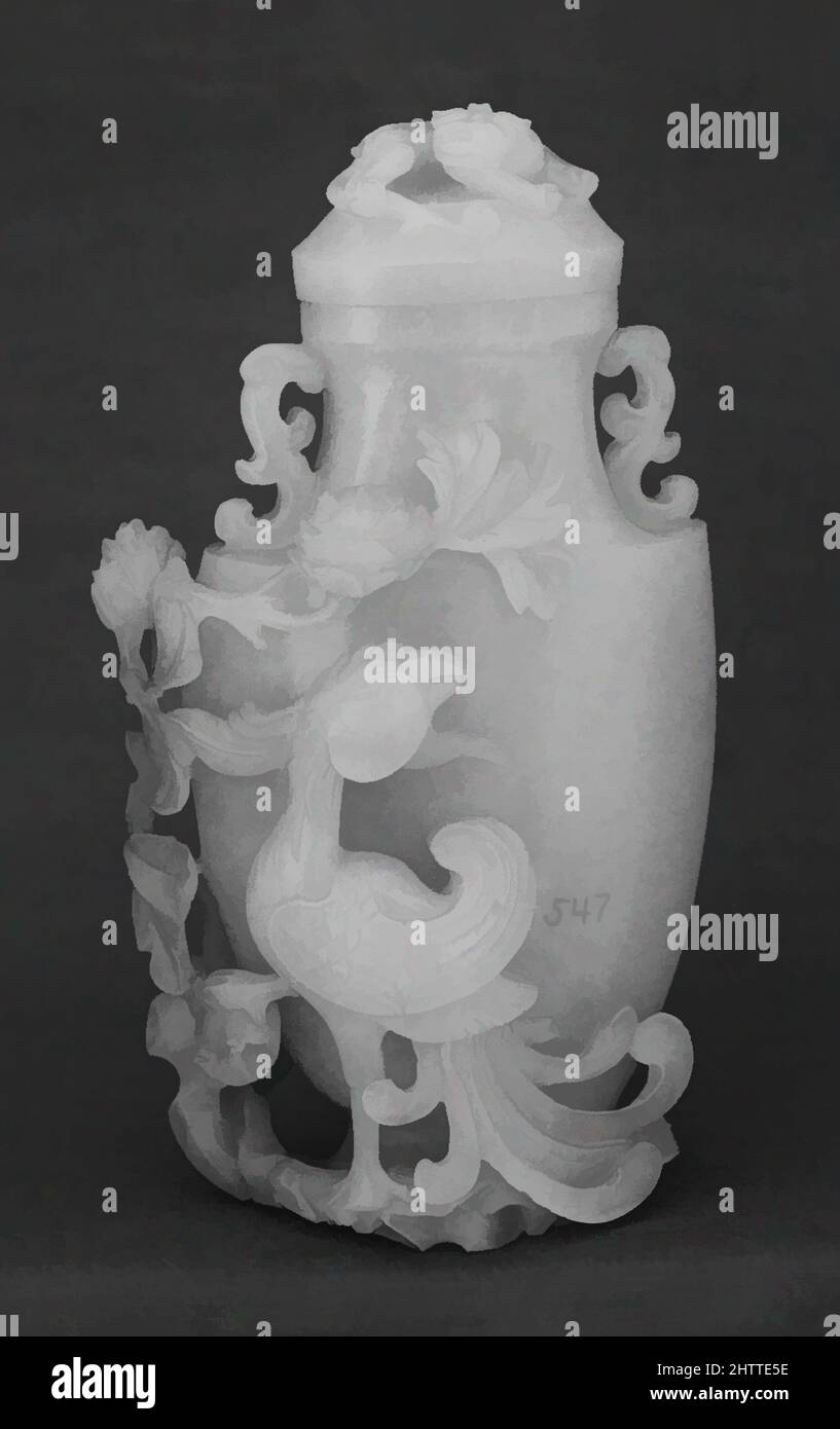 Von 清中期 白玉鳳紋瓶 inspirierte Kunst, überzogene Vase mit phoenix, Qing-Dynastie (1644–1911), 18. Jahrhundert, China, Jade (Nephrit), H. 5 11/16 Zoll (14,5 cm); B: 3 1/16 Zoll (7,7 cm); D. 1 15/16 Zoll (5 cm), Jade, Classic Works modernisiert von Artotop mit einem Schuss Modernität. Formen, Farbe und Wert, auffällige visuelle Wirkung auf Kunst. Emotionen durch Freiheit von Kunstwerken auf zeitgemäße Weise. Eine zeitlose Botschaft, die eine wild kreative neue Richtung verfolgt. Künstler, die sich dem digitalen Medium zuwenden und die Artotop NFT erschaffen Stockfoto