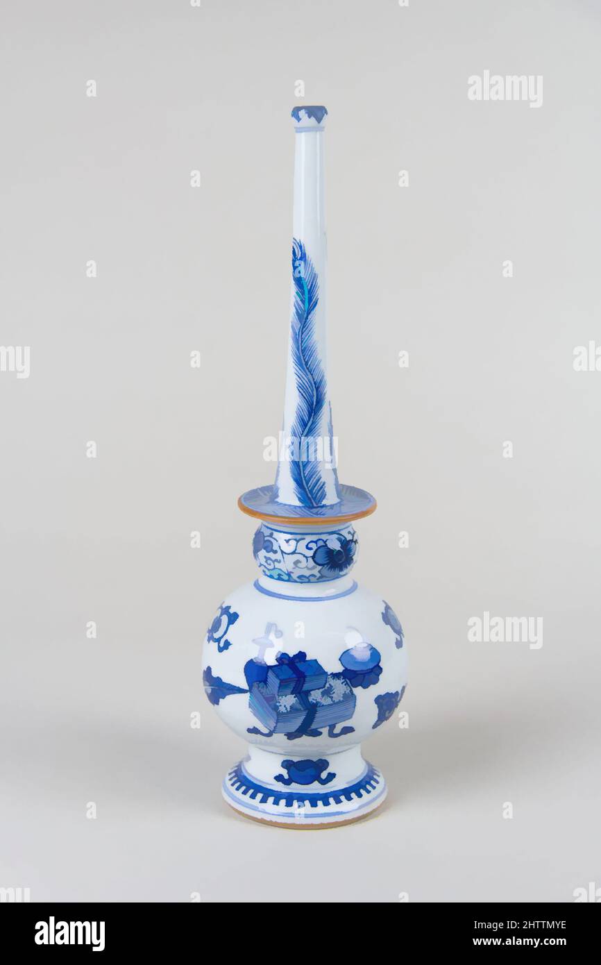 Kunst inspiriert von Rosenwasser-Sprinkler, Qing-Dynastie (1644–1911), China, Porzellan in Unterglasur blau lackiert, H. 11 1/8 Zoll (28,3 cm), Keramik, Klassisches von Artotop modernisiertes Werk mit einem Schuss Moderne. Formen, Farbe und Wert, auffällige visuelle Wirkung auf Kunst. Emotionen durch Freiheit von Kunstwerken auf zeitgemäße Weise. Eine zeitlose Botschaft, die eine wild kreative neue Richtung verfolgt. Künstler, die sich dem digitalen Medium zuwenden und die Artotop NFT erschaffen Stockfoto