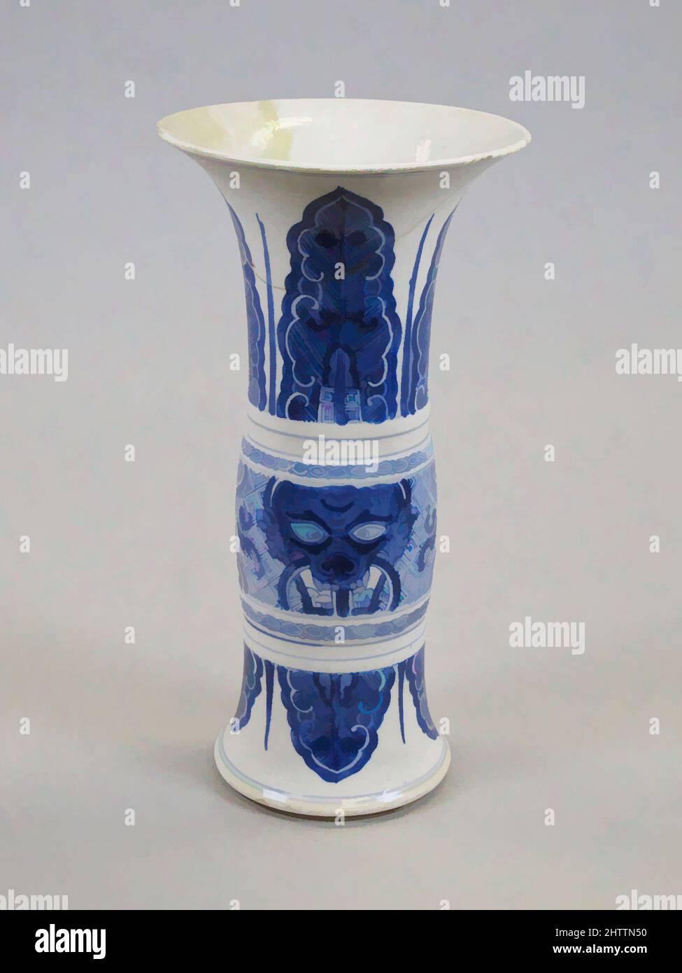 Kunst inspiriert von Vase, Qing-Dynastie (1644–1911), Kangxi-Zeit (1662–1722), China, Porzellan in Unterglasur-Blau, H., 9 1/4 Zoll (23,5 cm), Keramik, Klassisches von Artotop modernisiertes Werk mit einem Schuss Moderne. Formen, Farbe und Wert, auffällige visuelle Wirkung auf Kunst. Emotionen durch Freiheit von Kunstwerken auf zeitgemäße Weise. Eine zeitlose Botschaft, die eine wild kreative neue Richtung verfolgt. Künstler, die sich dem digitalen Medium zuwenden und die Artotop NFT erschaffen Stockfoto