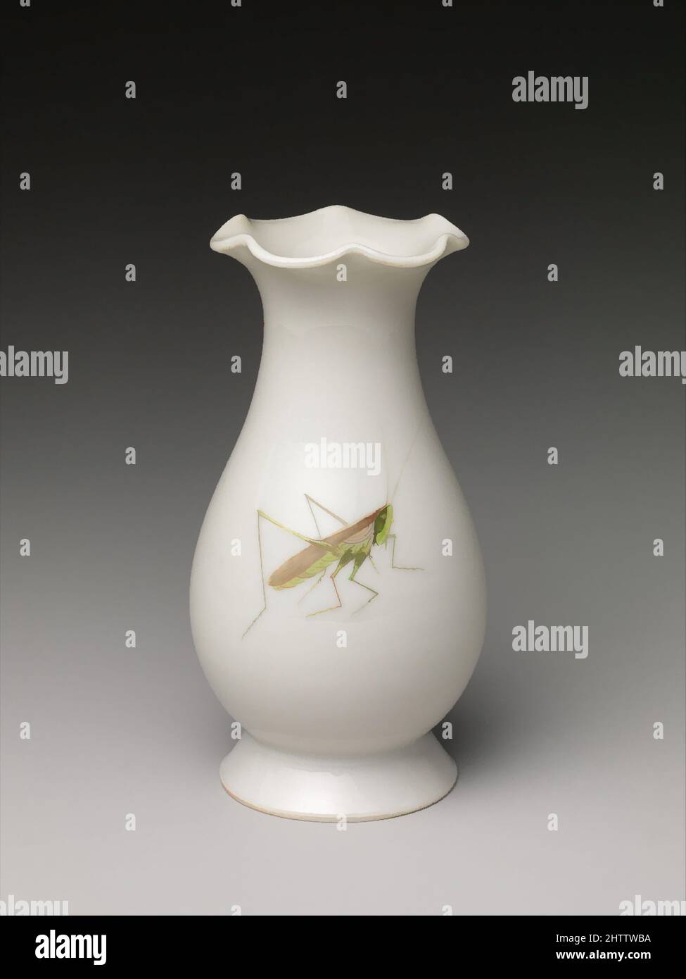 Kunst inspiriert von Vase mit Grillen, Republikzeit (1912–49), Hongxian Mark and Periost (1915–16), China, Porzellan, H. 4 in. (10,2 cm), Keramik, Crickets, die seit langem als Haustiere in China gehalten werden, sind Symbole des Glücks (xi) und Glück (xi) zum Teil, weil ein Name für, Classic Works modernisiert von Artotop mit einem Schuss Moderne. Formen, Farbe und Wert, auffällige visuelle Wirkung auf Kunst. Emotionen durch Freiheit von Kunstwerken auf zeitgemäße Weise. Eine zeitlose Botschaft, die eine wild kreative neue Richtung verfolgt. Künstler, die sich dem digitalen Medium zuwenden und die Artotop NFT erschaffen Stockfoto