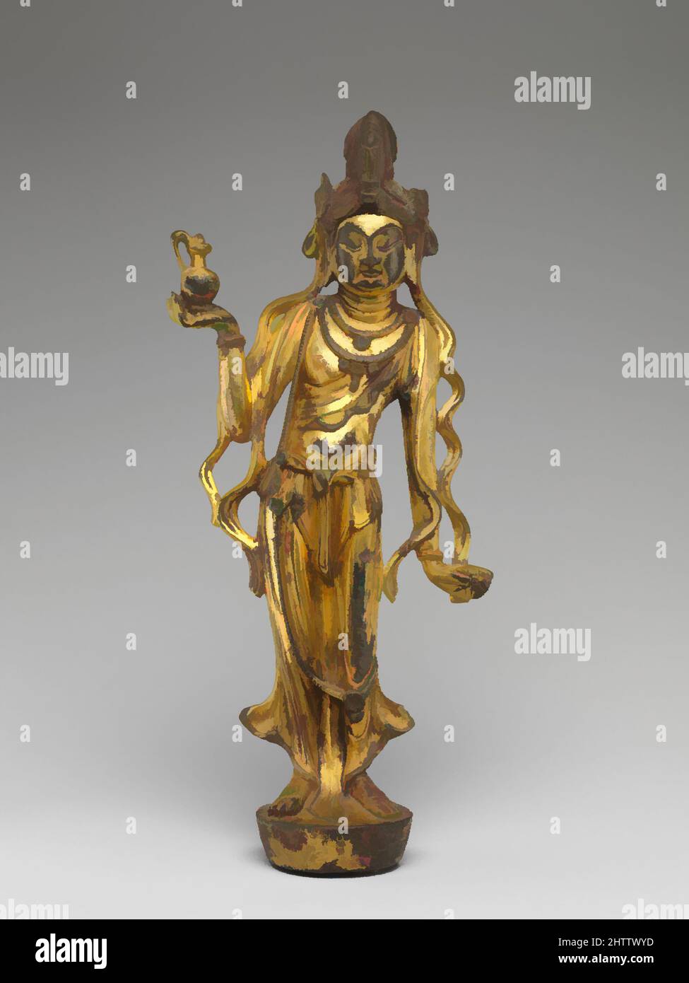Kunst inspiriert von Bodhisattva Avalokiteshvara (Guanyin), 唐 青銅鎏金觀音菩薩像, Tang-Dynastie (618–907), 8. Jahrhundert, China, Vergoldete Bleibronze; Gussform oder Wachsabfall, H. 10 3/4 Zoll (27,3 cm); B: 4 1/8 Zoll (10,5 cm); D. 2 1/2 Zoll (6,4 cm), Skulptur, dieser Bodhisattva kann identifiziert werden als, Klassische Werke, die von Artotop mit einem Schuss Moderne modernisiert wurden. Formen, Farbe und Wert, auffällige visuelle Wirkung auf Kunst. Emotionen durch Freiheit von Kunstwerken auf zeitgemäße Weise. Eine zeitlose Botschaft, die eine wild kreative neue Richtung verfolgt. Künstler, die sich dem digitalen Medium zuwenden und die Artotop NFT erschaffen Stockfoto