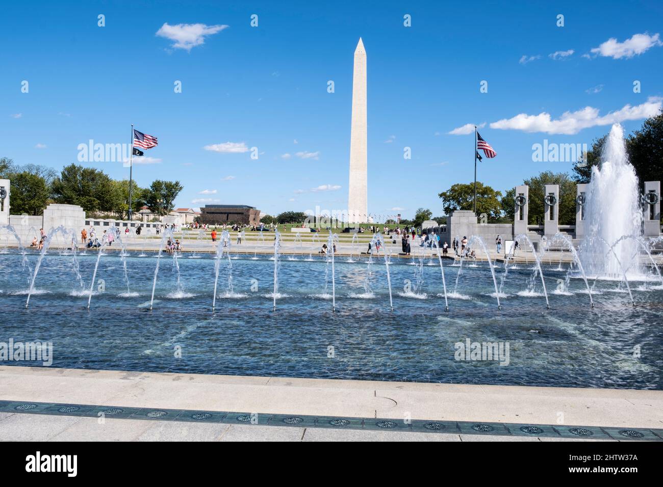Washington, DC. Denkmal zum Zweiten Weltkrieg mit Springbrunnen. Stockfoto