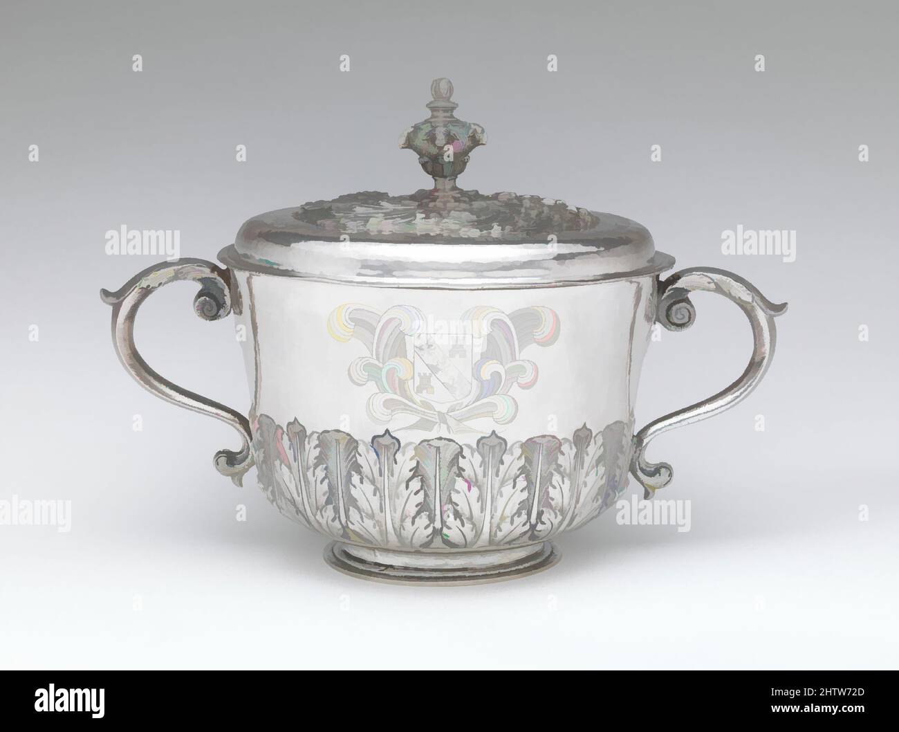 Kunst inspiriert von zweihandigen Becher mit Deckel, I H (britisch, Mitte bis Ende 17. Jahrhundert), 1676/77, britisch, London, Silber, insgesamt (bestätigt): 9 9/16 x 13 1/2 x 8 7/8 Zoll (24,3 x 34,3 x 22,5 cm), Metallarbeiten-Silber, I H (britisch, Mitte bis Ende 17. Jahrhundert), Diese Tasse wurde ursprünglich für den Einsatz in, Classic Works von Artotop mit einem Schuss Moderne modernisiert gemacht. Formen, Farbe und Wert, auffällige visuelle Wirkung auf Kunst. Emotionen durch Freiheit von Kunstwerken auf zeitgemäße Weise. Eine zeitlose Botschaft, die eine wild kreative neue Richtung verfolgt. Künstler, die sich dem digitalen Medium zuwenden und die Artotop NFT erschaffen Stockfoto