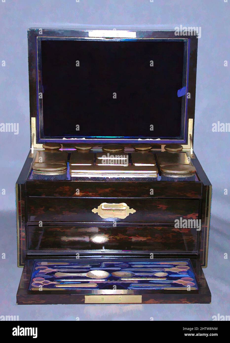 Art Inspired by Bottle with Cover, F. P., London (ca. 1875), 1874–75, Großbritannien, London, Vergoldung, Glas, H. 4 5/8 Zoll (11,7 cm), Metallarbeiten-Silber, F. P., London (ca. 1875, Classic Works modernisiert von Artotop mit einem Schuss Moderne. Formen, Farbe und Wert, auffällige visuelle Wirkung auf Kunst. Emotionen durch Freiheit von Kunstwerken auf zeitgemäße Weise. Eine zeitlose Botschaft, die eine wild kreative neue Richtung verfolgt. Künstler, die sich dem digitalen Medium zuwenden und die Artotop NFT erschaffen Stockfoto