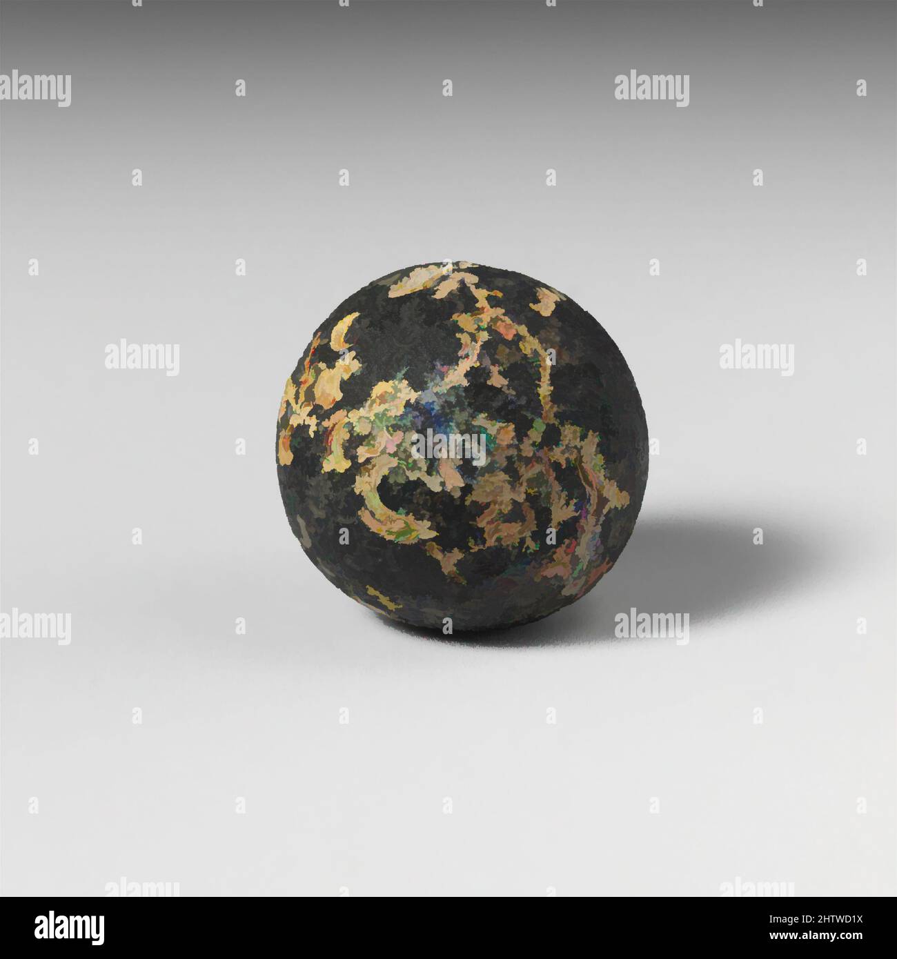 Kunst inspiriert von Glasmarmor, Imperial, 1.–4. Jahrhundert n. Chr., Roman, Glas, Durchm.: 1 Zoll (2,5 cm), Glas, Durchscheinend türkis grünlich blau Vollkugel. Zahlreiche kleine halbmondförmige Eindrücke in der Oberfläche, kombiniert mit ein paar Kreisen und möglichen Buchstaben. Intakt, aber mit Interieur, Classic Works modernisiert von Artotop mit einem Schuss Modernität. Formen, Farbe und Wert, auffällige visuelle Wirkung auf Kunst. Emotionen durch Freiheit von Kunstwerken auf zeitgemäße Weise. Eine zeitlose Botschaft, die eine wild kreative neue Richtung verfolgt. Künstler, die sich dem digitalen Medium zuwenden und die Artotop NFT erschaffen Stockfoto