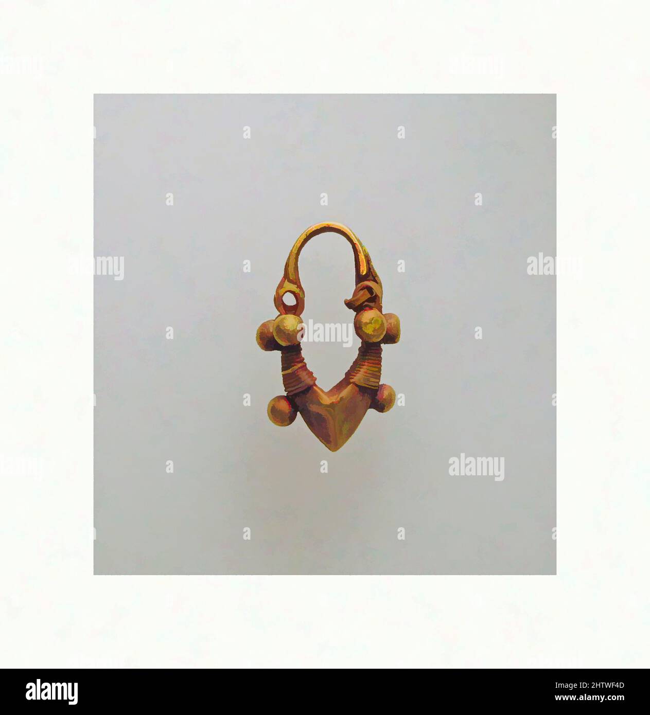 Kunst inspiriert von Ohrring, bootsförmig, zypriotisch, Gold, andere: 3/8 x 1/4 x 5/8 Zoll (1 x 0,6 x 1,6 cm), Gold und Silber, Klassisches Werk, das von Artotop mit einem Schuss Modernität modernisiert wurde. Formen, Farbe und Wert, auffällige visuelle Wirkung auf Kunst. Emotionen durch Freiheit von Kunstwerken auf zeitgemäße Weise. Eine zeitlose Botschaft, die eine wild kreative neue Richtung verfolgt. Künstler, die sich dem digitalen Medium zuwenden und die Artotop NFT erschaffen Stockfoto