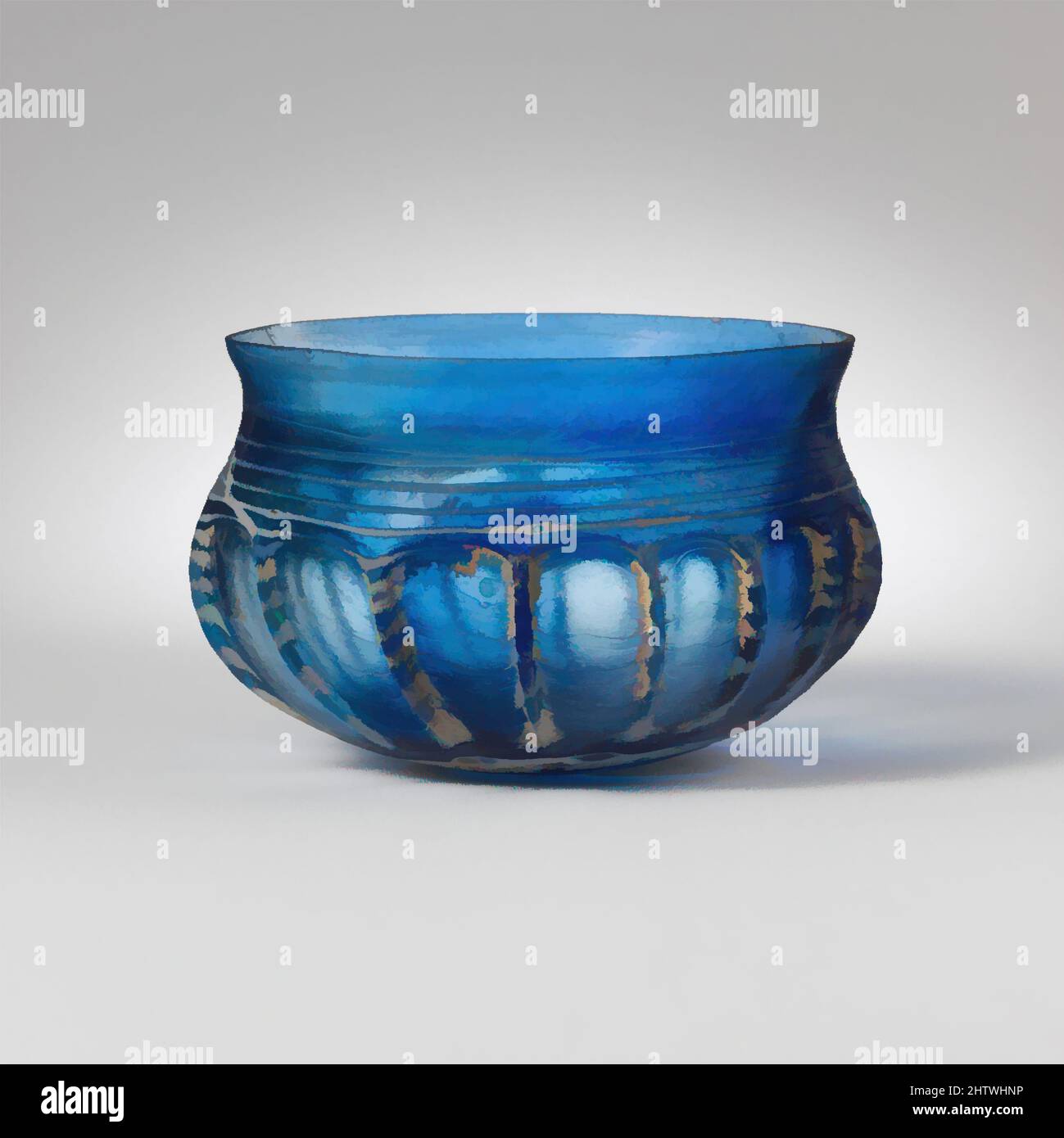 Kunst inspiriert von Glas gerippte Schale, frühen Imperial, Mitte 1. Jahrhundert n. Chr., Roman, Glas; Geblasen, gezogen und nachgerüstet, H.: 2 7/16 Zoll (6,2 cm), Glas, lichtdurchlässig blau; Spur in opak weiß. Ausgespielte Felge mit abgesprungener und gemahlener Lippe; kurzer konkaver Hals; kugeliger Körper, der sich in diese Form einbiegt; Classic Works, die von Artotop mit einem Schuss Modernität modernisiert wurden. Formen, Farbe und Wert, auffällige visuelle Wirkung auf Kunst. Emotionen durch Freiheit von Kunstwerken auf zeitgemäße Weise. Eine zeitlose Botschaft, die eine wild kreative neue Richtung verfolgt. Künstler, die sich dem digitalen Medium zuwenden und die Artotop NFT erschaffen Stockfoto