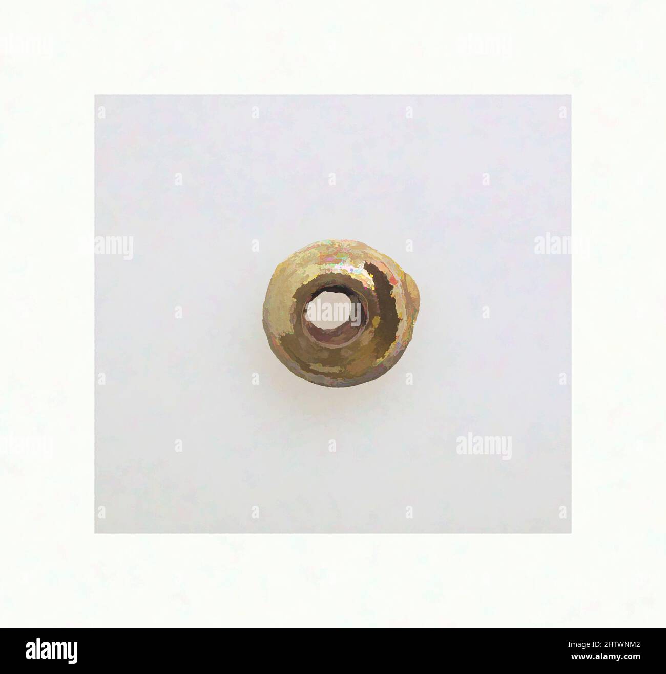 Kunst inspiriert von Bead, Roman, Glas, Durchm.: 13/16 x 7/16 Zoll (2,1 x 1,1 cm), Glas, Classic Works modernisiert von Artotop mit einem Schuss Modernität. Formen, Farbe und Wert, auffällige visuelle Wirkung auf Kunst. Emotionen durch Freiheit von Kunstwerken auf zeitgemäße Weise. Eine zeitlose Botschaft, die eine wild kreative neue Richtung verfolgt. Künstler, die sich dem digitalen Medium zuwenden und die Artotop NFT erschaffen Stockfoto