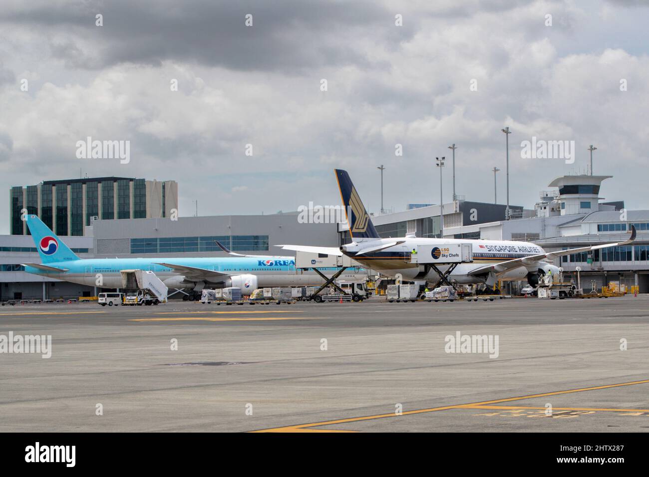 Flugzeug auf dem Vorfeld des Flughafens Auckland, Neuseeland, am Montag, den 28. Februar 2022. Stockfoto