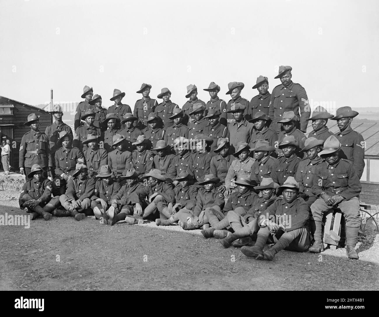 Einige der 77 nativen, nicht beauftragten Offiziere und andere Mitglieder des Südafrikanischen Native Labor Corps General Hospital Nr. 2, Pont des Briques, Boulogne Area, 30. Juni 1917. Stockfoto