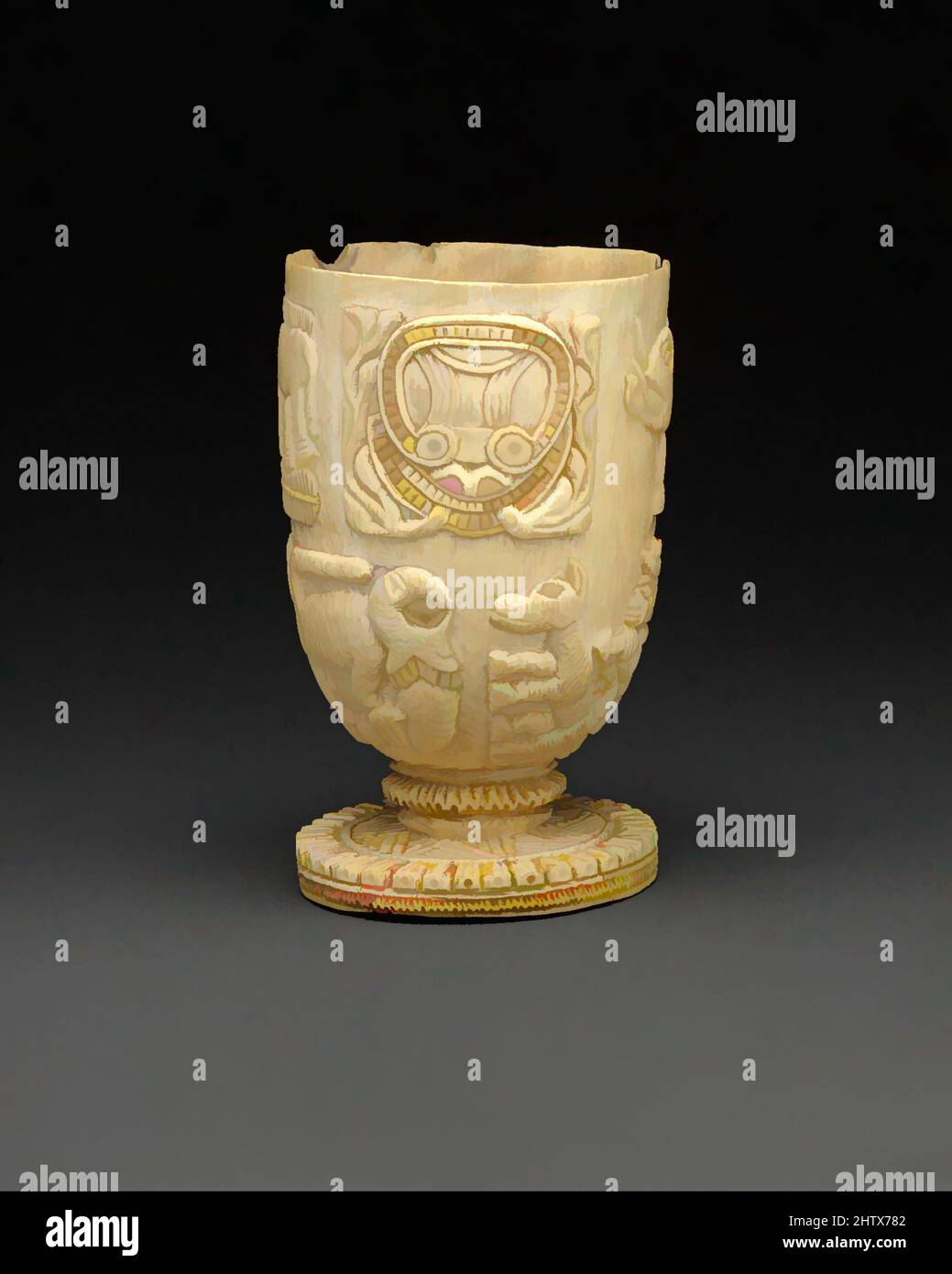 Kunst inspiriert von Schiff, 17.–18. Jahrhundert, Nigeria, Yoruba-Völker, Owo-Gruppe, Elfenbein-, Holz- oder Kokosnussschaleneinlage, Höhe 5 Zoll, Knochen-/Elfenbeinbehälter, Klassisches Werk, modernisiert von Artotop mit einem Schuss Modernität. Formen, Farbe und Wert, auffällige visuelle Wirkung auf Kunst. Emotionen durch Freiheit von Kunstwerken auf zeitgemäße Weise. Eine zeitlose Botschaft, die eine wild kreative neue Richtung verfolgt. Künstler, die sich dem digitalen Medium zuwenden und die Artotop NFT erschaffen Stockfoto