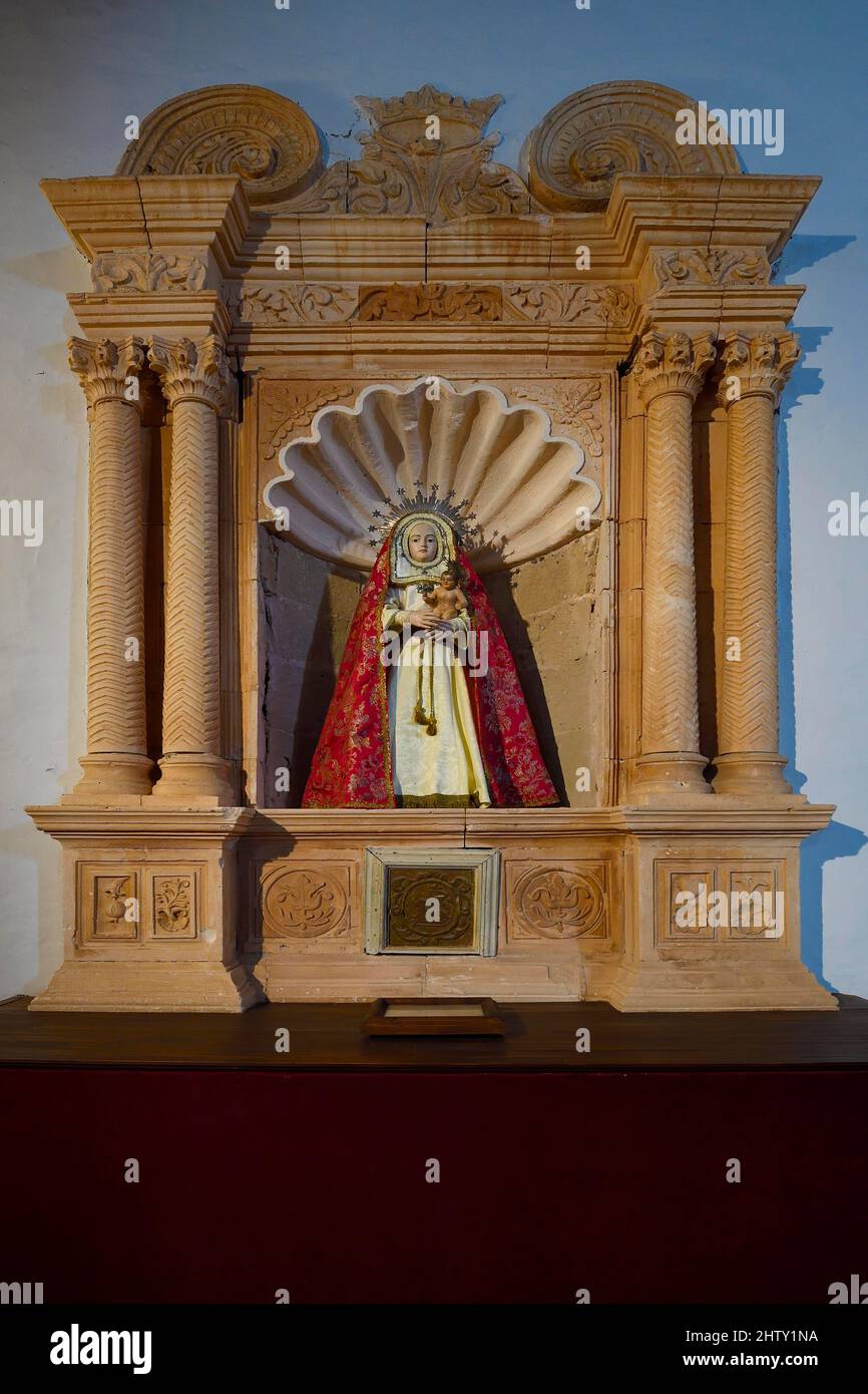 Altar aus dem 17.. Jahrhundert, Museo de Arte Diocesano de Arte Sacro, Museum für religiöse Kunst in der Altstadt von Teguise, der ehemaligen Hauptstadt der Insel Stockfoto