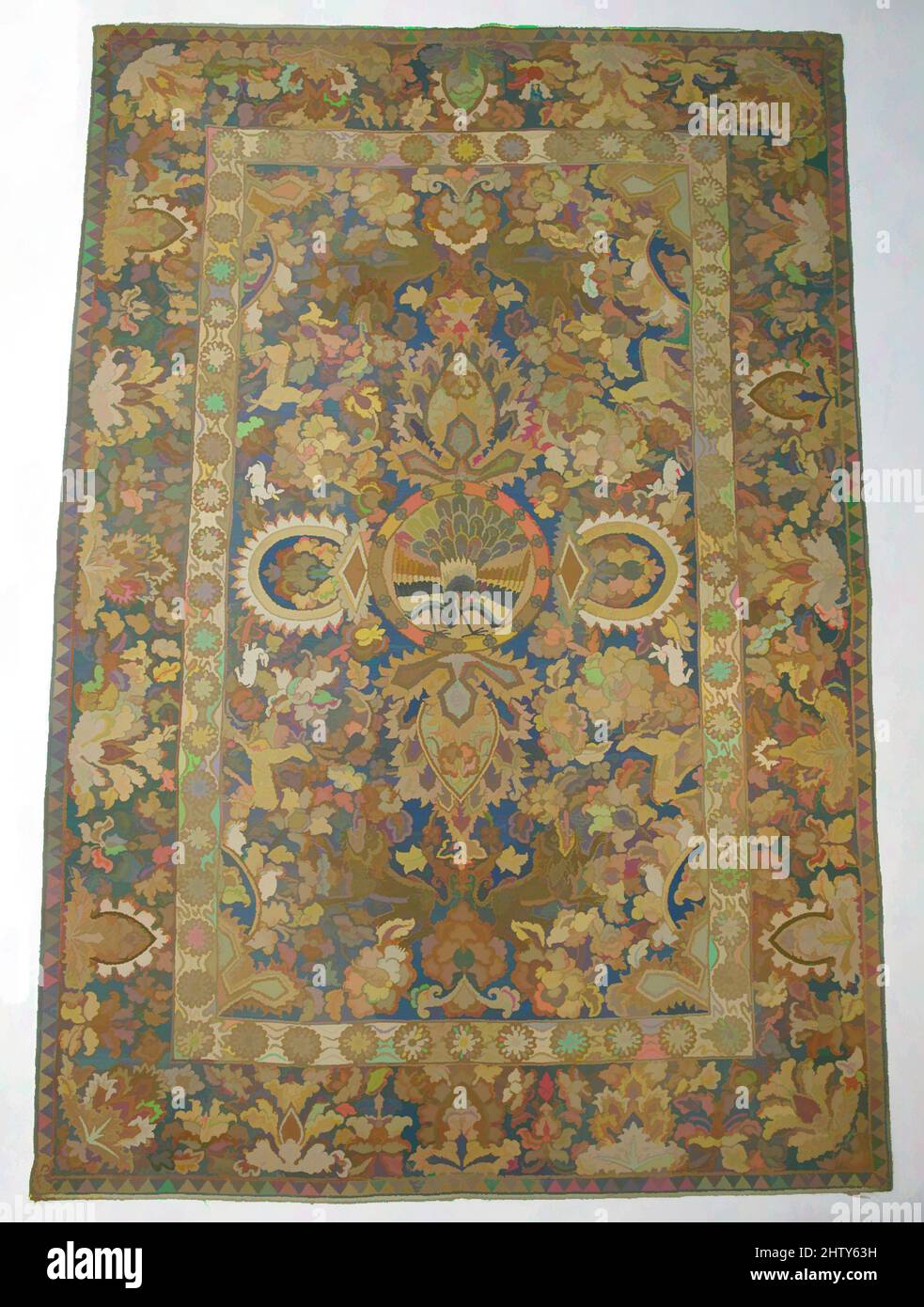 Kunst inspiriert von Cover, 17. Jahrhundert, Made in India, Deccan, Goa, Seide, Baumwolle; gestickt, L. 81 1/4 Zoll (206,4 cm), Textilien bestickt, Klassisches Werk, modernisiert von Artotop mit einem Schuss Moderne. Formen, Farbe und Wert, auffällige visuelle Wirkung auf Kunst. Emotionen durch Freiheit von Kunstwerken auf zeitgemäße Weise. Eine zeitlose Botschaft, die eine wild kreative neue Richtung verfolgt. Künstler, die sich dem digitalen Medium zuwenden und die Artotop NFT erschaffen Stockfoto