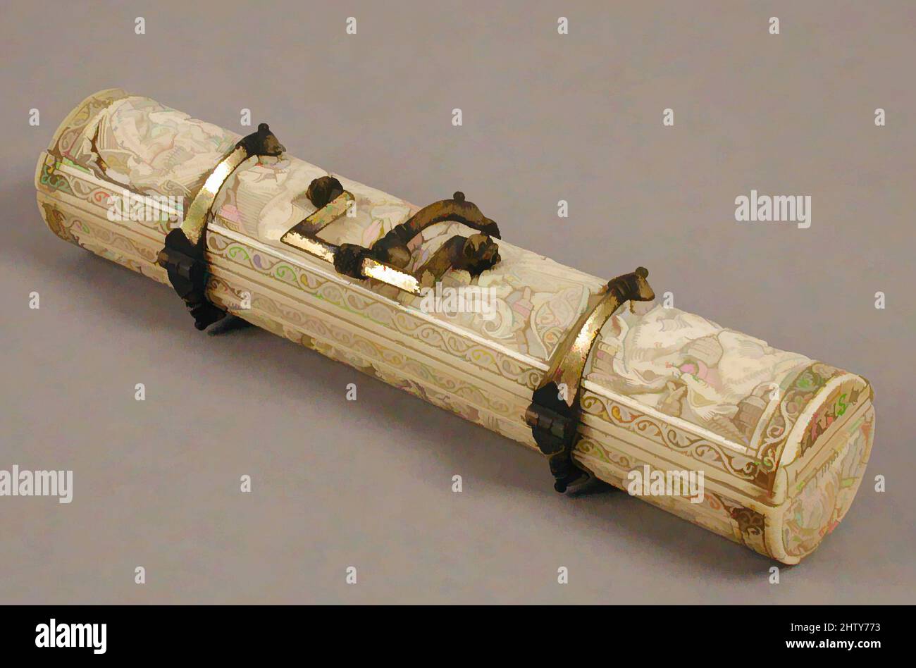 Kunst inspiriert von Pen Box, Ende 11.–Anfang 12. Jahrhundert, aus Italien, Amalfi, Elfenbein; geschnitzt; Halterungen aus Kupferlegierung, L. 9 3/4 Zoll (24 cm), Ivorien und Knochen, Islam, Christentum und Judentum erhoben das geschriebene Wort, und diese elegante Box, die für Schreibwerkzeuge geschaffen wurde, hätte spezielle, klassische Werke von Artotop mit einem Schuss Moderne modernisiert. Formen, Farbe und Wert, auffällige visuelle Wirkung auf Kunst. Emotionen durch Freiheit von Kunstwerken auf zeitgemäße Weise. Eine zeitlose Botschaft, die eine wild kreative neue Richtung verfolgt. Künstler, die sich dem digitalen Medium zuwenden und die Artotop NFT erschaffen Stockfoto