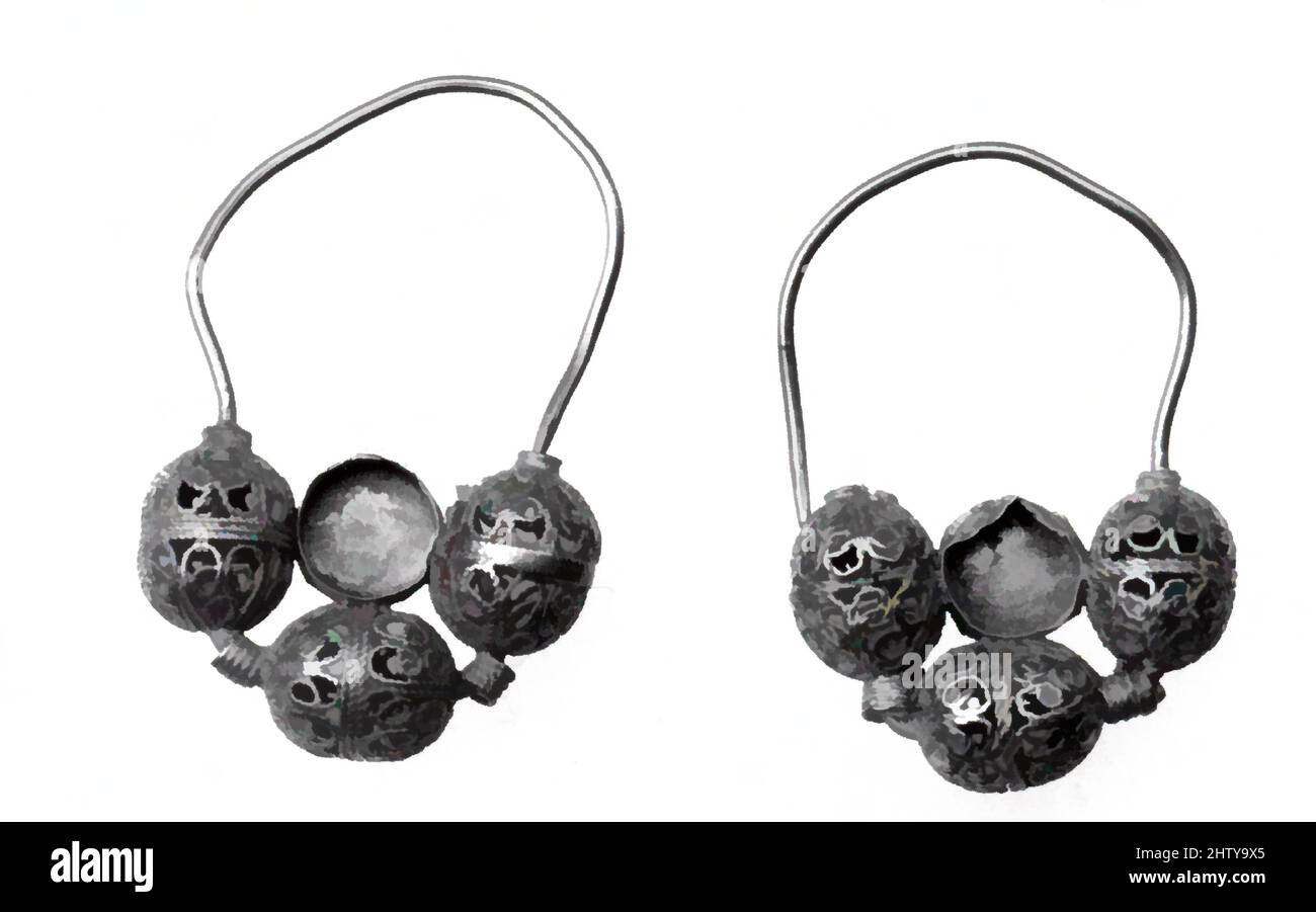 Kunst inspiriert von Earring, 12.–13. Jahrhundert, fand Iran, Gurgan, Golddraht mit Filigran, Schmuck, Klassische Werke von Artotop mit einem Schuss Moderne modernisiert. Formen, Farbe und Wert, auffällige visuelle Wirkung auf Kunst. Emotionen durch Freiheit von Kunstwerken auf zeitgemäße Weise. Eine zeitlose Botschaft, die eine wild kreative neue Richtung verfolgt. Künstler, die sich dem digitalen Medium zuwenden und die Artotop NFT erschaffen Stockfoto