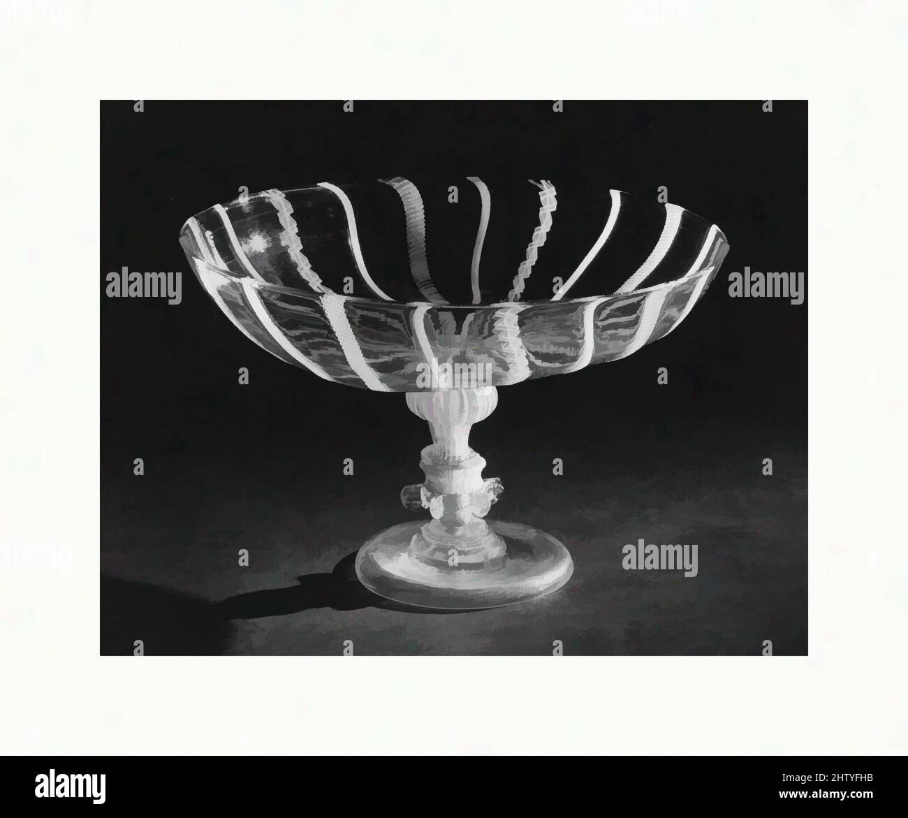 Kunst inspiriert von Tazza, zweite Hälfte 16. oder Anfang 17. Jahrhundert, wahrscheinlich italienisch (Venedig); möglicherweise Sachsen, farblos (grau-grüne Färbung) und opakes weißes Bleiglas. Geblasen, 'Ventro a retorti', gezogene, gefleckte, H. 13,2 cm; Durchmesser Rand 20,3, Glas, Classic Works modernisiert von Artotop mit einem Schuss Moderne. Formen, Farbe und Wert, auffällige visuelle Wirkung auf Kunst. Emotionen durch Freiheit von Kunstwerken auf zeitgemäße Weise. Eine zeitlose Botschaft, die eine wild kreative neue Richtung verfolgt. Künstler, die sich dem digitalen Medium zuwenden und die Artotop NFT erschaffen Stockfoto