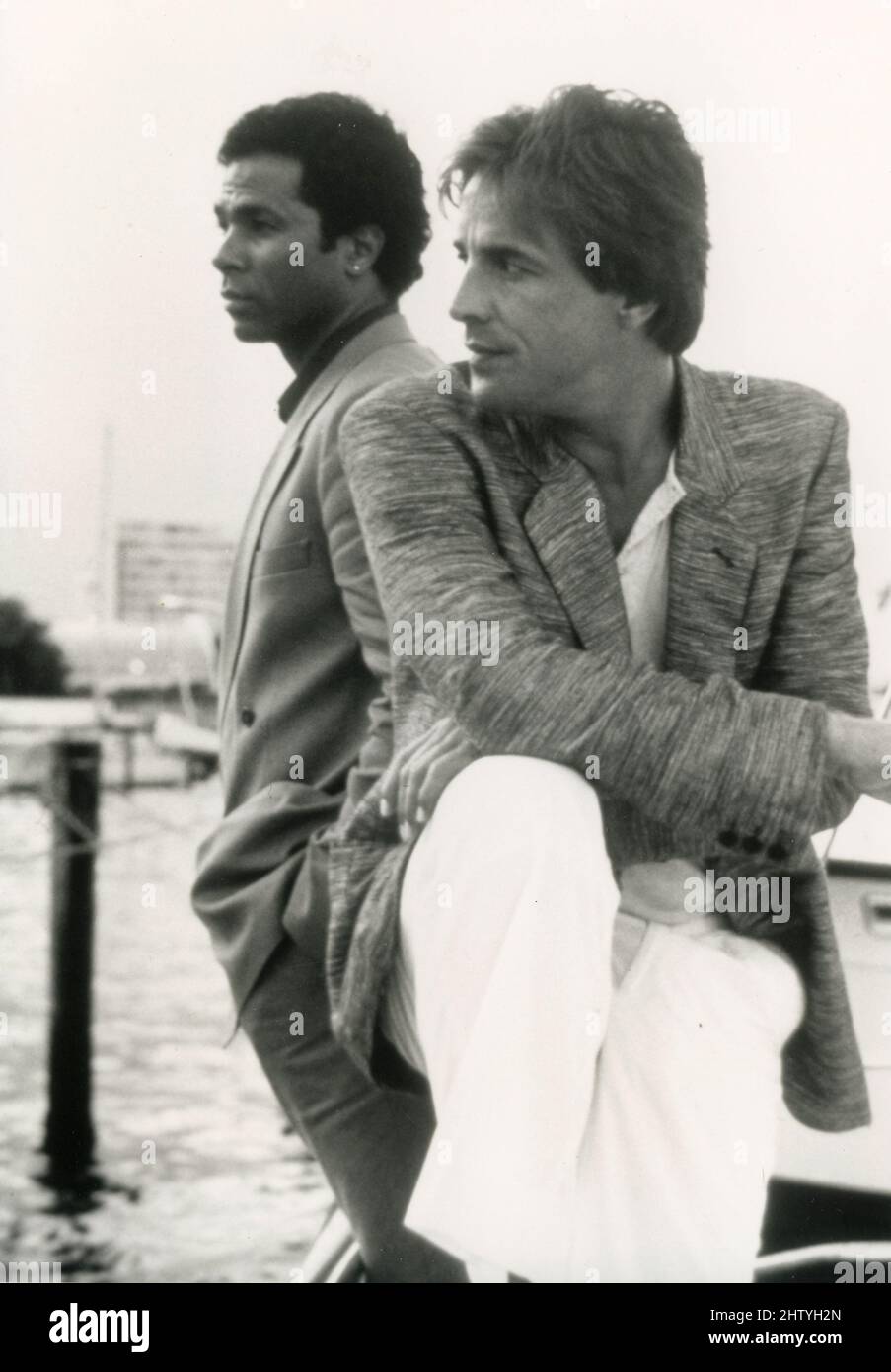 Die amerikanischen Schauspieler Philip Michael Thomas und Don Johnson in der Fernsehserie Miami Vice, USA 1984 Stockfoto