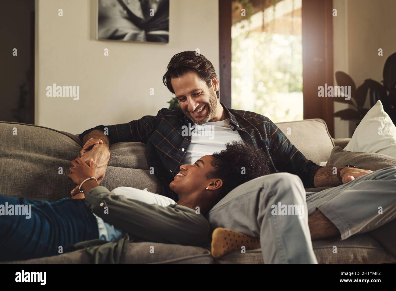 jungs befriedigen Wie geht „69“? Die Zahl „69“ bezeichnet eine Sexstellung und eigentlich  erklärt sich auch schon aus der Bezeichnung, wie diese Stellung  funktionieren kann. Zwei Sexualpartner*innen befriedigen sich gegenseitig  mit dem Mund (oral)