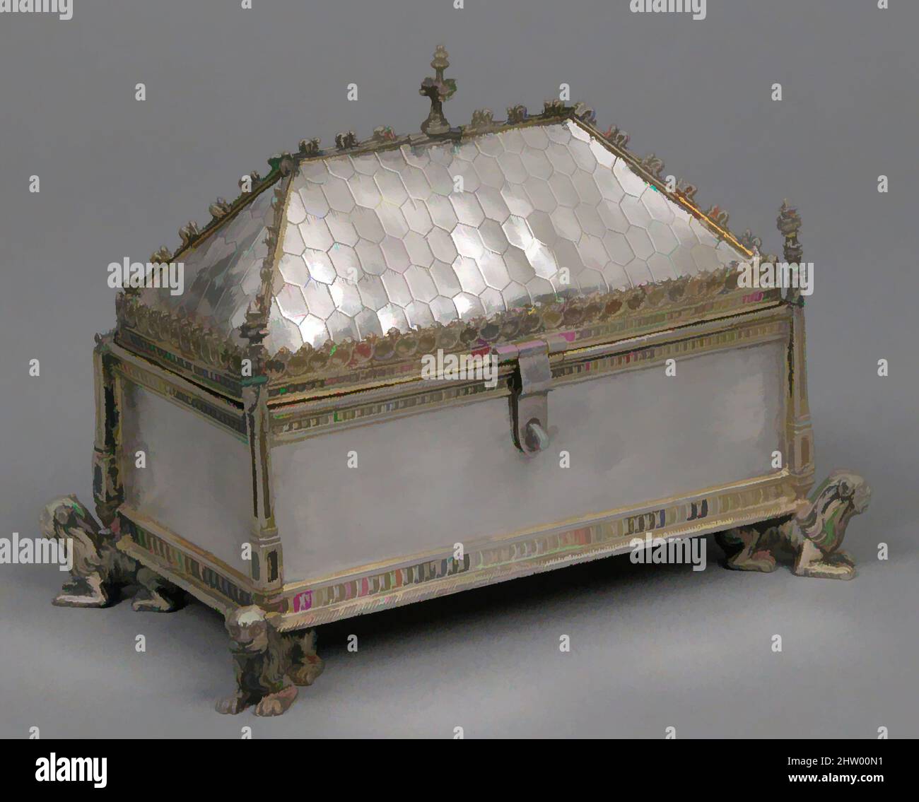 Kunst inspiriert von Box, 15. Jahrhundert, Französisch, Silber, insgesamt: 4 1/2 x 5 7/8 x 3 1/2 Zoll (11,4 x 15 x 8,9 cm), Metallarbeiten-Silber, Kisten wie diese (Oolearia, oder Gefäße für Öl) haben kreisförmige Klammern auf der Innenseite, die Fläschchen der drei Arten von geweihtem Öl für die, Classic Works von Artotop mit einem Schuss Moderne modernisiert halten. Formen, Farbe und Wert, auffällige visuelle Wirkung auf Kunst. Emotionen durch Freiheit von Kunstwerken auf zeitgemäße Weise. Eine zeitlose Botschaft, die eine wild kreative neue Richtung verfolgt. Künstler, die sich dem digitalen Medium zuwenden und die Artotop NFT erschaffen Stockfoto