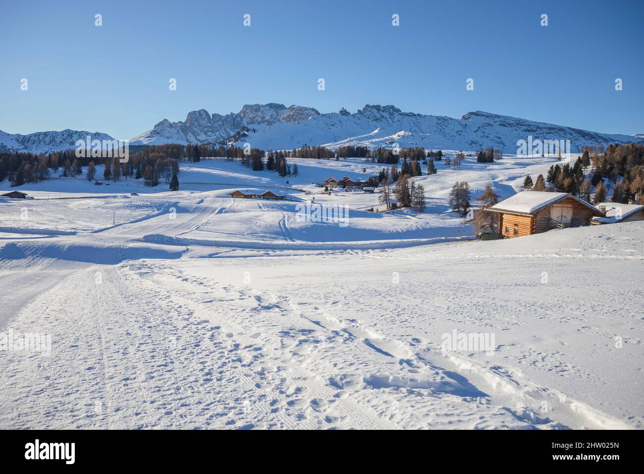 Das Skigebiet Groeden mit Seiser Alm, St. Ulrich, St. Christina und Wolkenstein in den Dolomiten, Südtirol, Italien Stockfoto