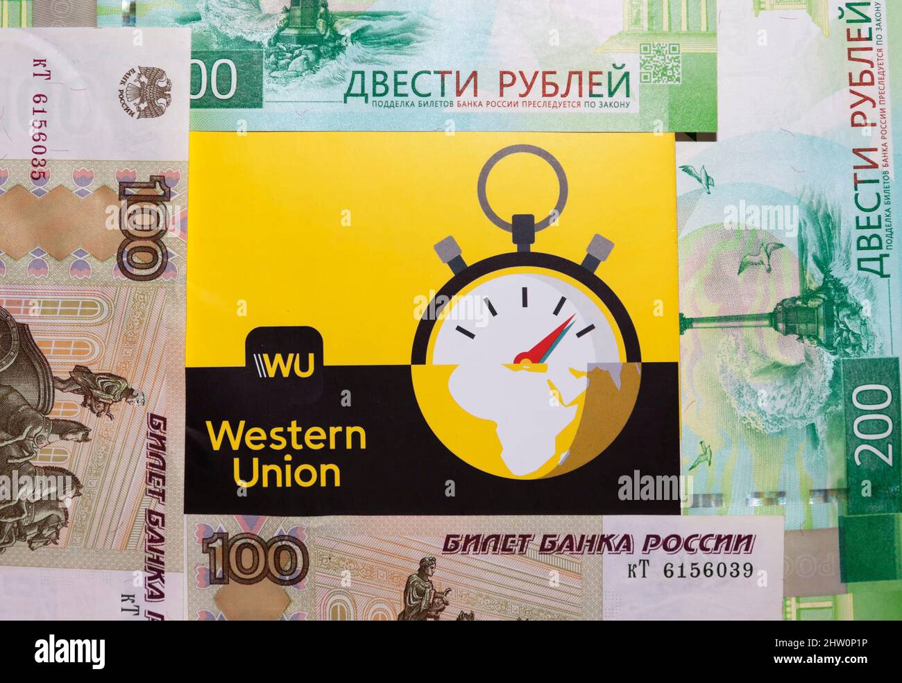 WESTERN Union und russische Rubel Stockfoto