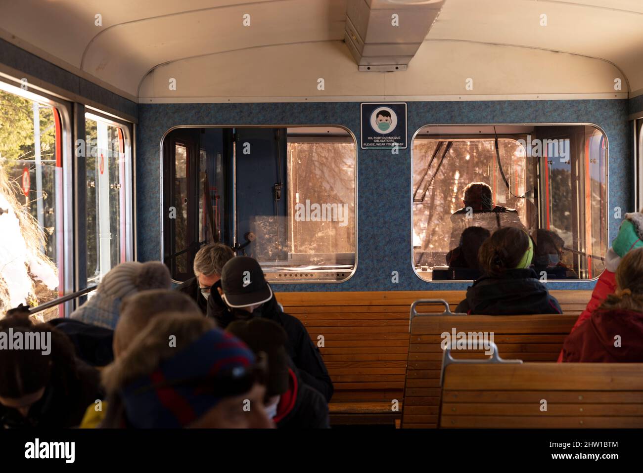 Frankreich, Haute-Savoie (74), Chamonix-Mont-Blanc, Montenvers, am Mer de Glace, am Ende des Tages steigen die Grotten mit dem Zug Montenvers ins Tal hinab Stockfoto