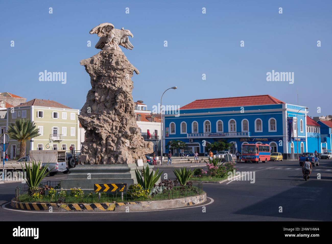 Denkmal für Gago Coutinho in der Seepromenade der Stadt Mindelo Hauptstadt der Insel São Vicente, Kap Verde Stockfoto