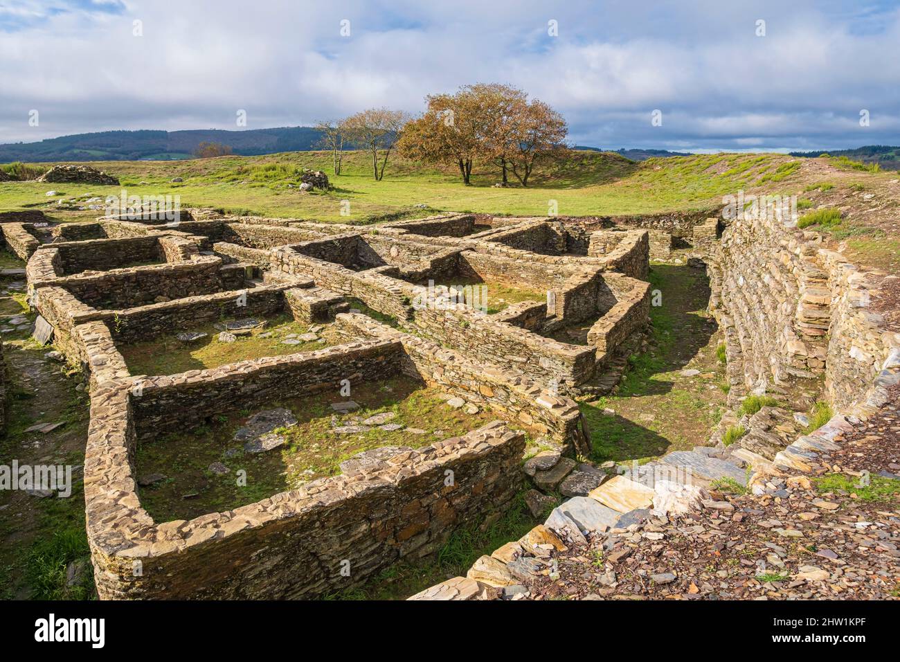 Spanien, Galizien, Umgebung von Portomarin, Camino Franc, spanische Pilgerroute nach Santiago de Compostela, die zum UNESCO-Weltkulturerbe gehört, Festung Castromaior, die während der Eisenzeit um das 5.. Jahrhundert v. Chr. erbaut wurde Stockfoto