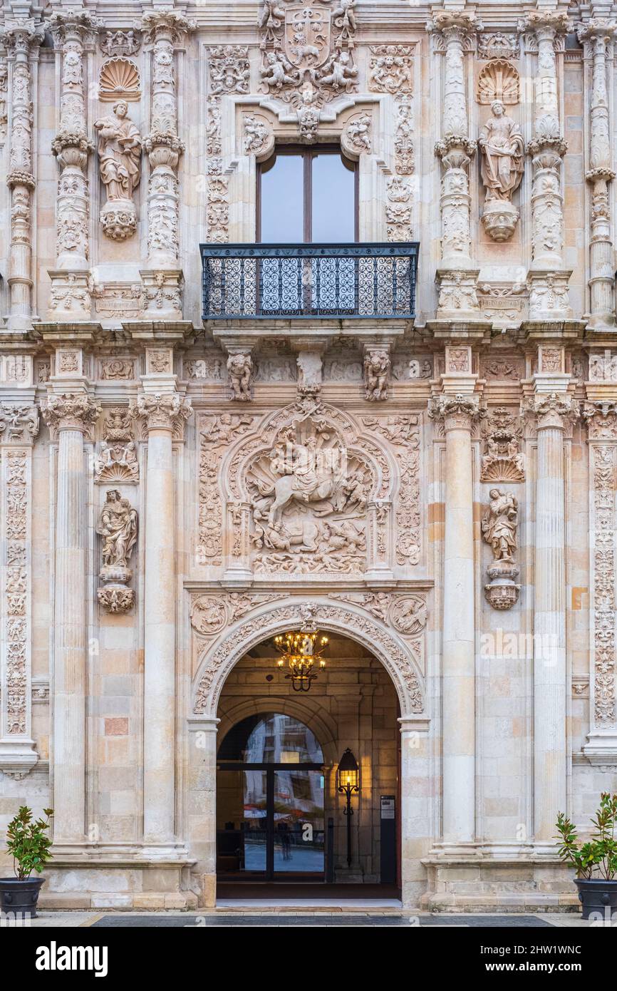 Spanien, Kastilien und Le?n, Le?n, Bühne auf der spanischen Pilgerroute des Camino Franc nach Santiago de Compostela, die zum UNESCO-Weltkulturerbe gehört, beherbergt das 16.-Jahrhundert-Kloster San Marcos de Le?n (oder Hostal San Marcos de Le?n) das Luxushotel Parador de Turismo de Le?n Stockfoto