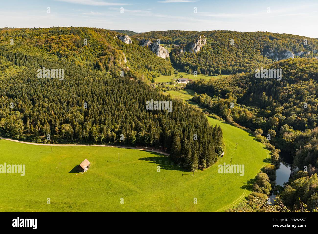 Blick vom Aussichtspunkt Knopfmacherfelsen auf Schloss Bronnen, Naturpark Obere Donau, Fridingen an der Donau, Schwäbische Alb, Baden-Württemberg, Deutschland Stockfoto