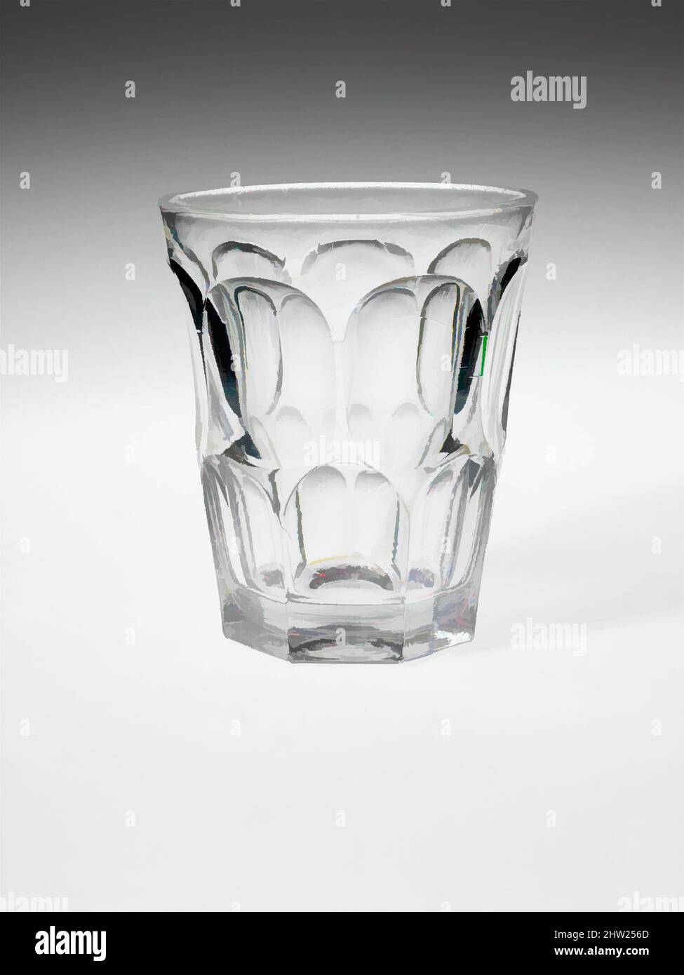 Art Inspired by Flip Glass, 1830–70, Made in United States, amerikanisch, Pressglas, H. 4 1/2 Zoll (11,4 cm); Durchm. 3 13/16 Zoll (9,7 cm), Glas, mit der Entwicklung neuer Formeln und Techniken hatte sich die Technologie des Glaspressens Ende 1840s deutlich verbessert. Zu dieser Zeit, gepresst, Classic Works modernisiert von Artotop mit einem Schuss Moderne. Formen, Farbe und Wert, auffällige visuelle Wirkung auf Kunst. Emotionen durch Freiheit von Kunstwerken auf zeitgemäße Weise. Eine zeitlose Botschaft, die eine wild kreative neue Richtung verfolgt. Künstler, die sich dem digitalen Medium zuwenden und die Artotop NFT erschaffen Stockfoto