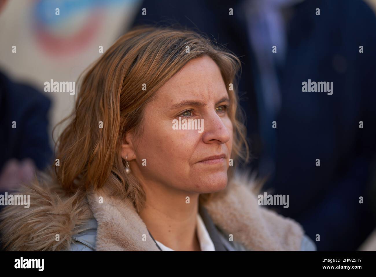 Marienthal, Deutschland. 03. März 2022. Katrin Eder (Grüne), Rheinland-pfälzische Klimaschutzministerin, besucht das überflutete Gebiet an der Ahr. Eder hat im Ahrtal zwei Förderbescheide mit insgesamt 4,85 Millionen Euro zur Wiederherstellung der Trinkwasserversorgung vorgelegt. Quelle: Thomas Frey/dpa/Alamy Live News Stockfoto