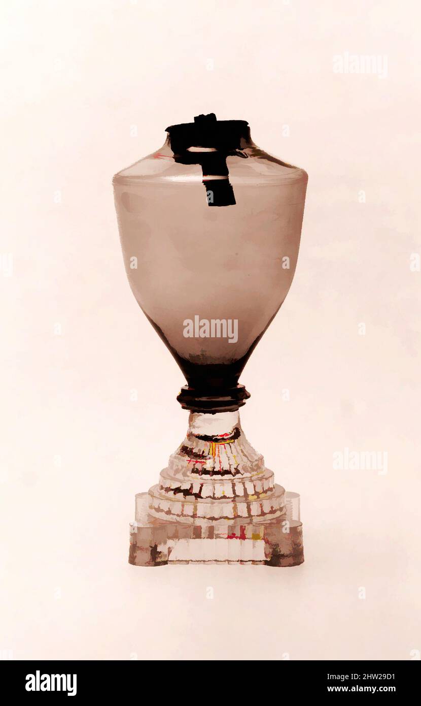 Art Inspired by Whale Oil Lamp, 1830–40, vermutlich Made in New England, USA, amerikanisch, gepresstes und freigeblasenes Bleiglas, farblos und blau, H. 7 Zoll (17,8 cm), Glas, Classic Works modernisiert von Artotop mit einem Schuss Modernität. Formen, Farbe und Wert, auffällige visuelle Wirkung auf Kunst. Emotionen durch Freiheit von Kunstwerken auf zeitgemäße Weise. Eine zeitlose Botschaft, die eine wild kreative neue Richtung verfolgt. Künstler, die sich dem digitalen Medium zuwenden und die Artotop NFT erschaffen Stockfoto