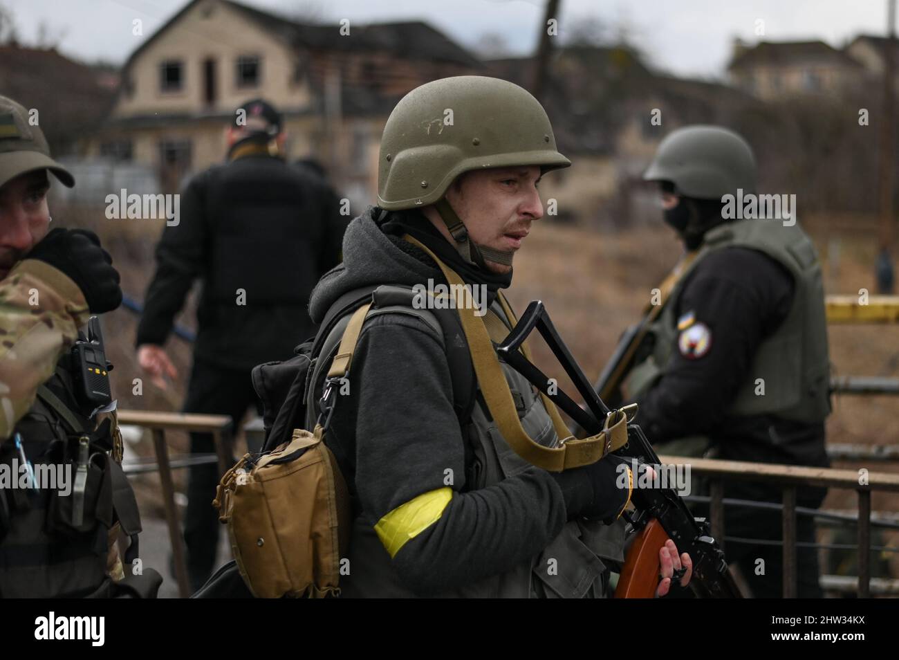 Irpin Ukraine 03 Marz 2022 Die Ukrainische Stadt Irpin 22 Kilometer Nordwestlich Von Kiew Erlebt Derzeit Heftige Kampfe Als Ukrainische Streitkrafte Versuchen Die Russischen Streitkrafte Am 3 Marz 2022 In Richtung Der