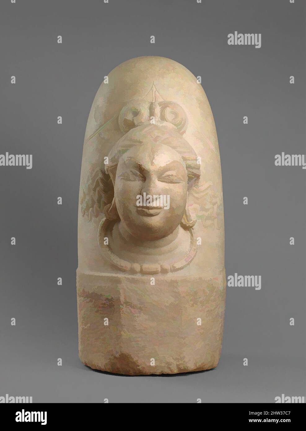 Kunst inspiriert von Linga mit Gesicht von Shiva (Ekamukhalinga), Shahi-Periode, 9.. Jahrhundert, Afghanistan, Weißer Marmor, H. 22 7/16 Zoll (57 cm); B: 13 3/16 Zoll (33,5 cm), Skulptur, die Linga, das anikonische Pfeilersymbol, das symbolisch für den Hindu-gott Shiva steht, symbolisiert seine wesentlichen generativen, klassischen Werke, die von Artotop mit einem Schuss Moderne modernisiert wurden. Formen, Farbe und Wert, auffällige visuelle Wirkung auf Kunst. Emotionen durch Freiheit von Kunstwerken auf zeitgemäße Weise. Eine zeitlose Botschaft, die eine wild kreative neue Richtung verfolgt. Künstler, die sich dem digitalen Medium zuwenden und die Artotop NFT erschaffen Stockfoto