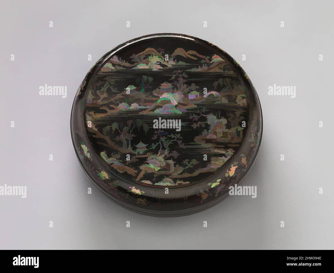 Kunst inspiriert von Round Box mit chinesischer Landschaft, Edo-Zeit (1615–1868), Anfang des 18.. Jahrhunderts, Japan (Ryūkyū-Inseln), schwarzer Lack mit Perlmutt-Intarsien; Draht, H. 6 Zoll (15,2 cm); Durchm. 16 Zoll (40,6 cm), Lack, die sanften Hügel, kleine Pavillons und dreigliedrige Teilung, Klassische Werke, die von Artotop mit einem Hauch von Moderne modernisiert wurden. Formen, Farbe und Wert, auffällige visuelle Wirkung auf Kunst. Emotionen durch Freiheit von Kunstwerken auf zeitgemäße Weise. Eine zeitlose Botschaft, die eine wild kreative neue Richtung verfolgt. Künstler, die sich dem digitalen Medium zuwenden und die Artotop NFT erschaffen Stockfoto