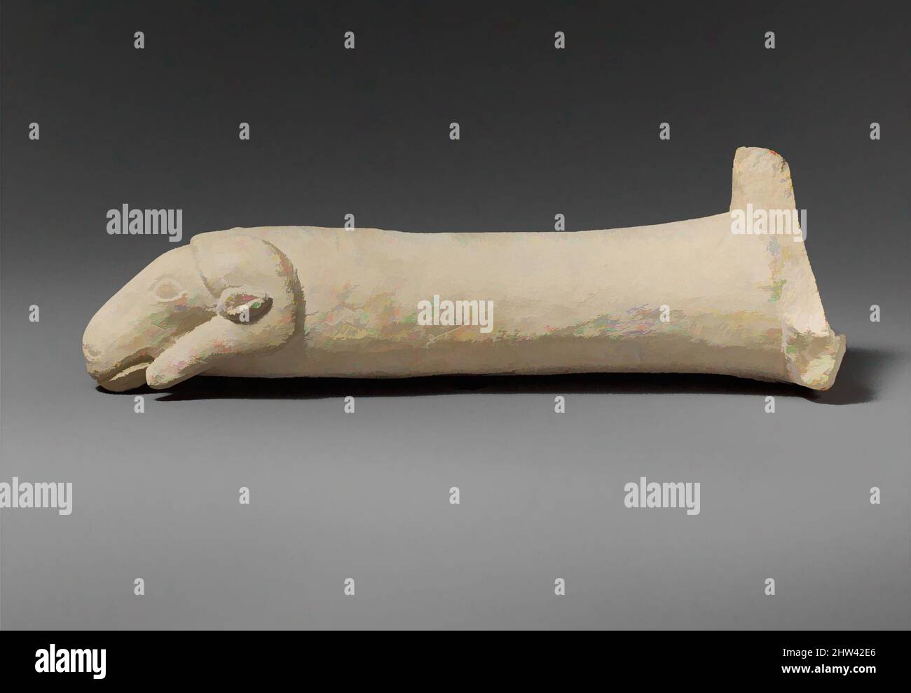 Kunst inspiriert durch Kalksteingriff einer Patera oder einer Feuerschaufel, die in einem Widderkopf endet, Klassisch ?, 5.. Jahrhundert v. Chr. ?, Zypern, Kalkstein, insgesamt: 3 x 2 1/2 x 9 1/8 Zoll (7,6 x 6,4 x 23,2 cm), Cesnola-Inschriften, Griff endet in einem Widder-Kopf, mit zypriotischer Inschrift: 'Heros, Classic Works Modernized by Artotop with a Splash of Modernity. Formen, Farbe und Wert, auffällige visuelle Wirkung auf Kunst. Emotionen durch Freiheit von Kunstwerken auf zeitgemäße Weise. Eine zeitlose Botschaft, die eine wild kreative neue Richtung verfolgt. Künstler, die sich dem digitalen Medium zuwenden und die Artotop NFT erschaffen Stockfoto